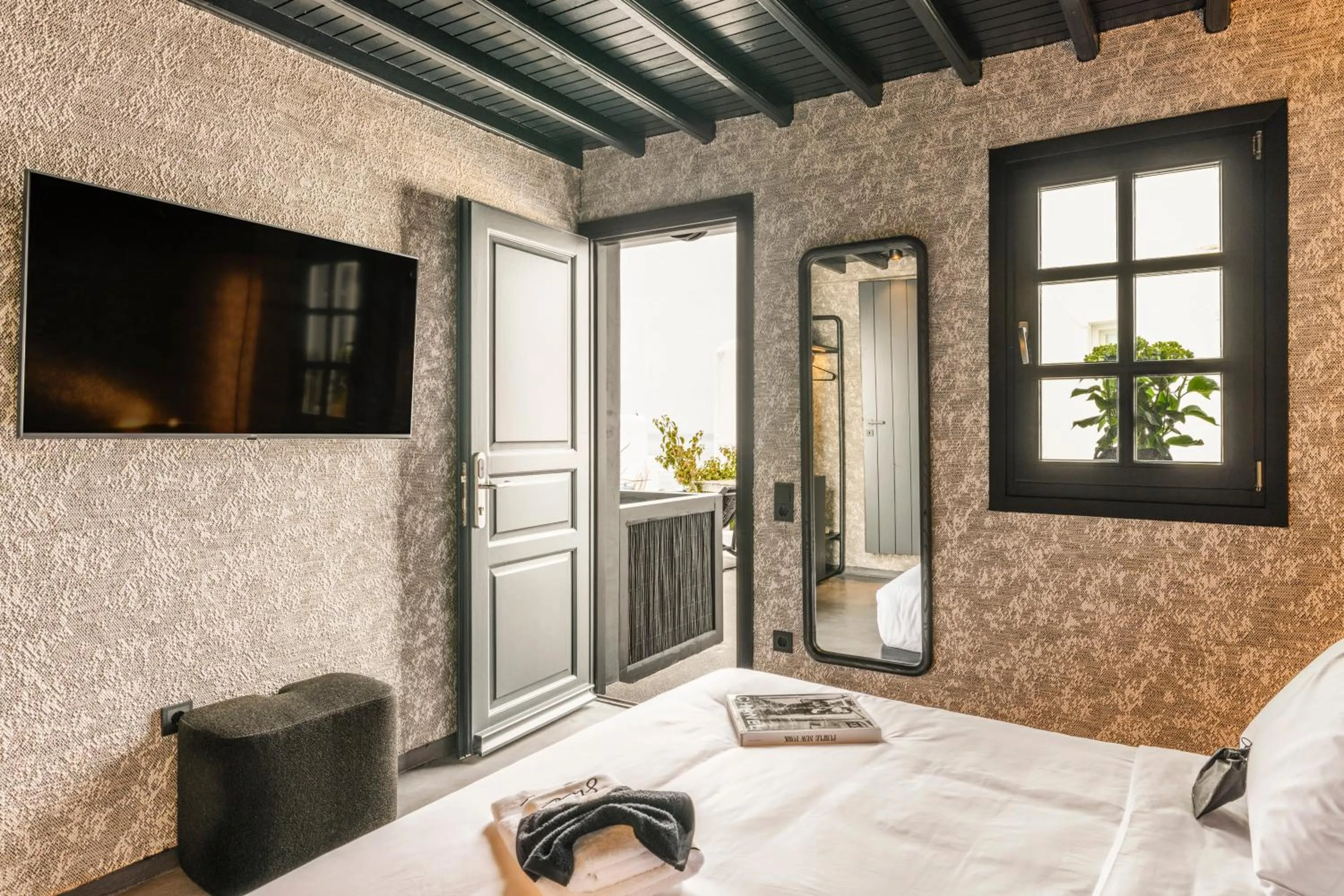 View (from property/room), Bed in She Mykonos Boutique Hotel