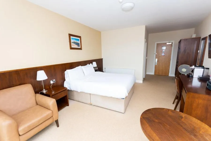 Bed in Strandhill Lodge and Suites Boutique Hotel