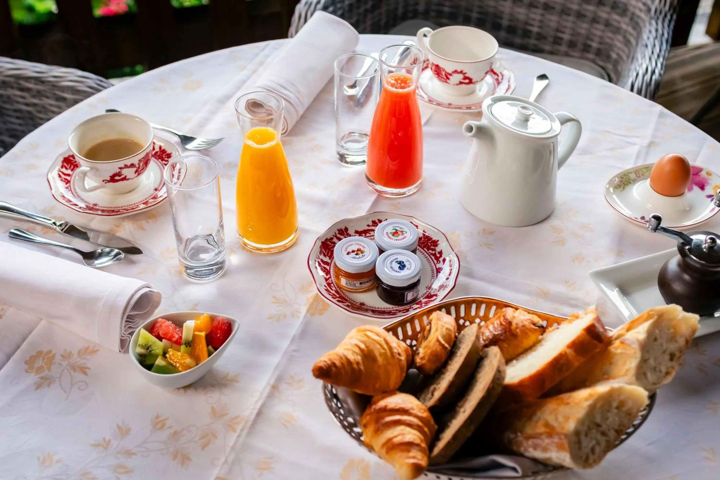 Breakfast in Hôtel-Restaurant Les Bas-Rupts, Singuliers Hôtel