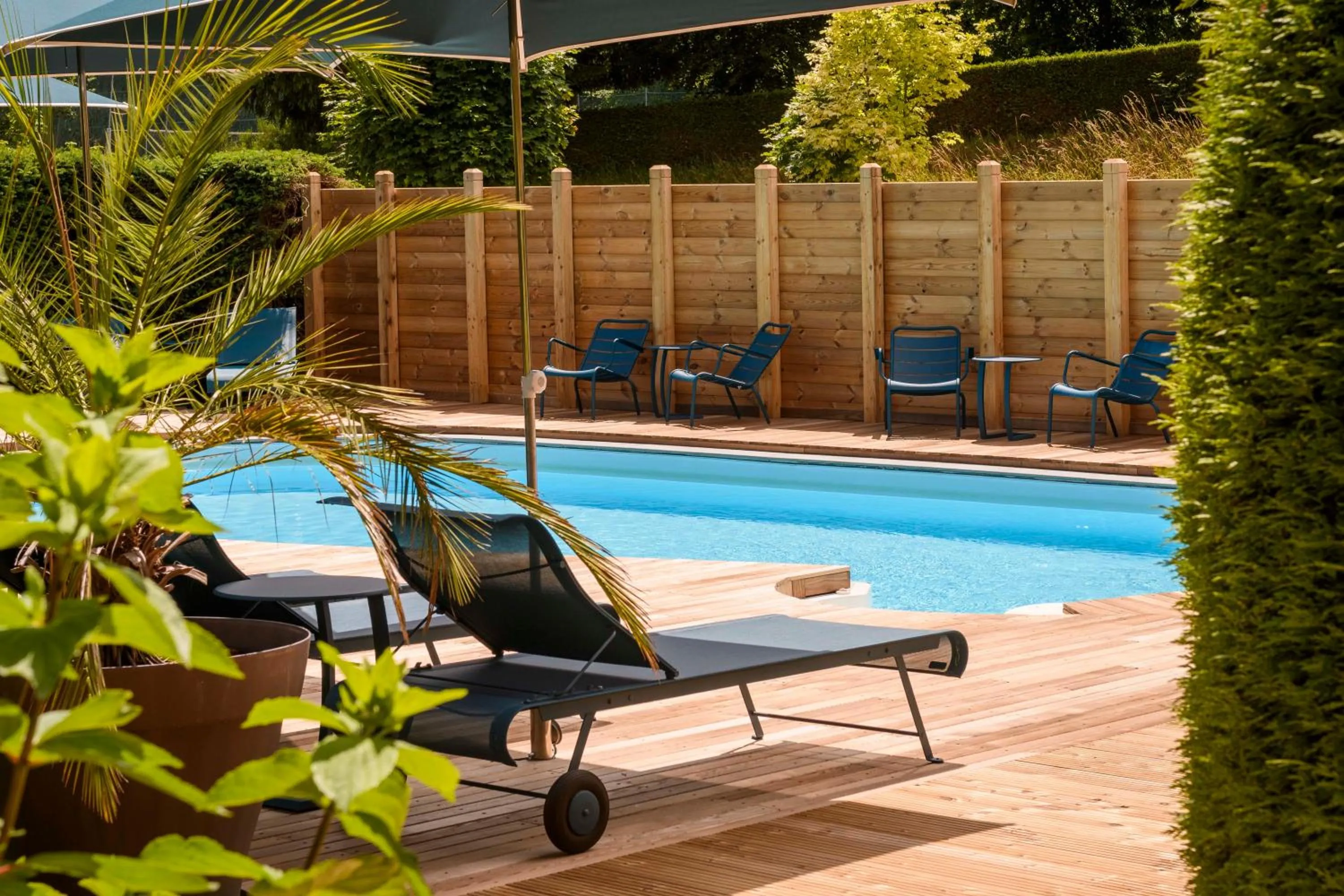 Swimming pool in Hôtel-Restaurant Les Bas-Rupts, Singuliers Hôtel