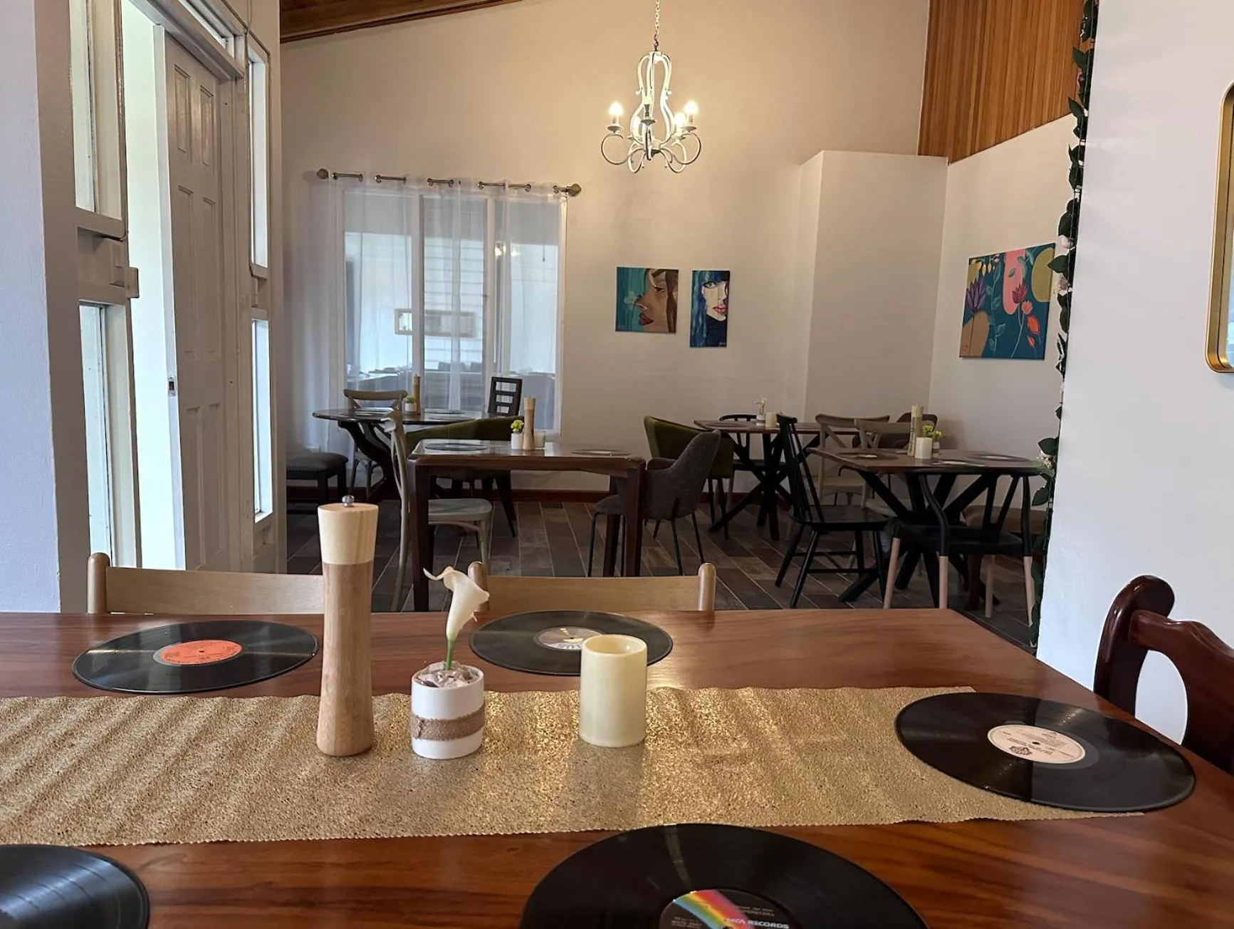 Restaurant/places to eat in Hotel Luisiana