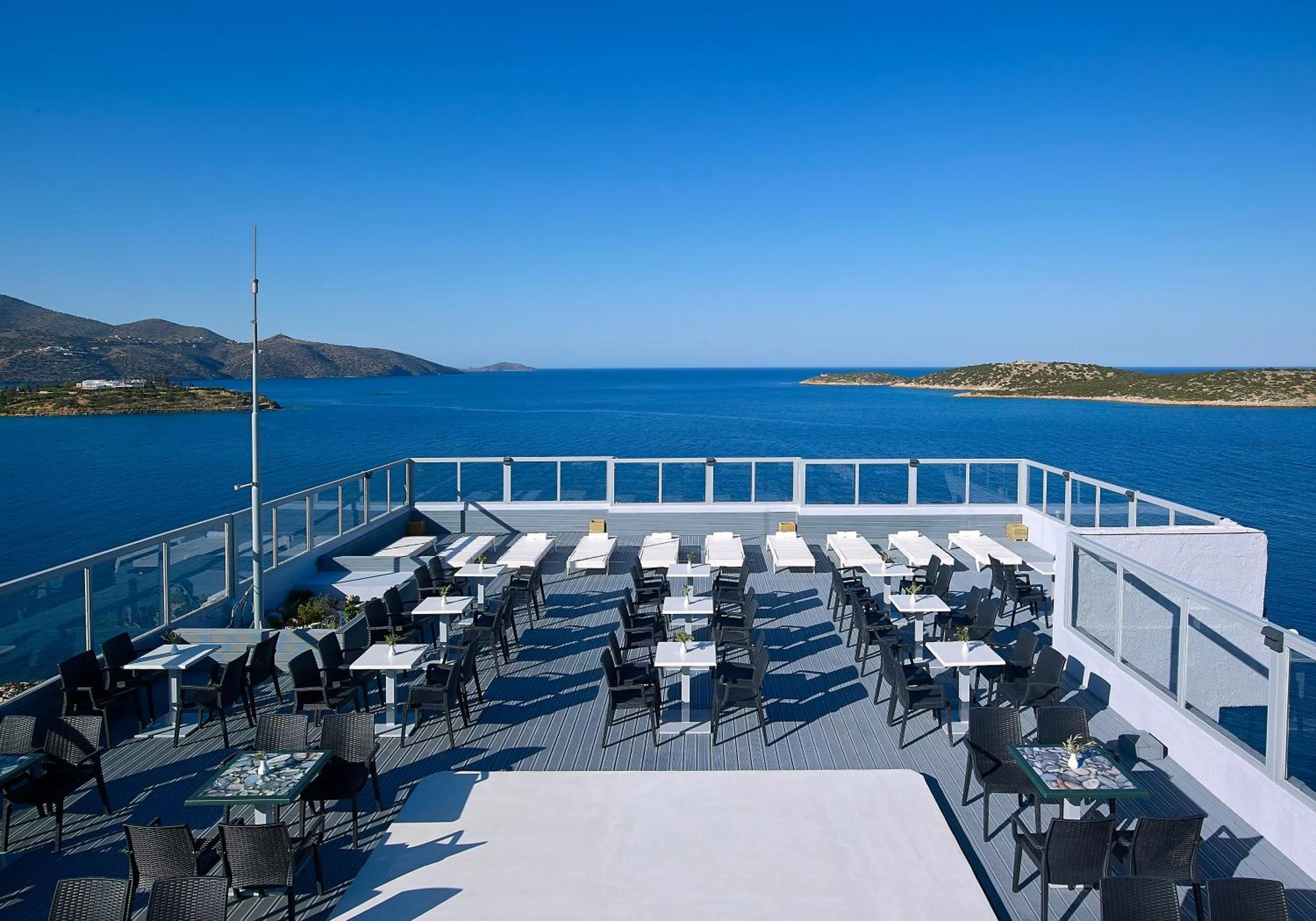 Restaurant/places to eat in Mistral Bay Hotel