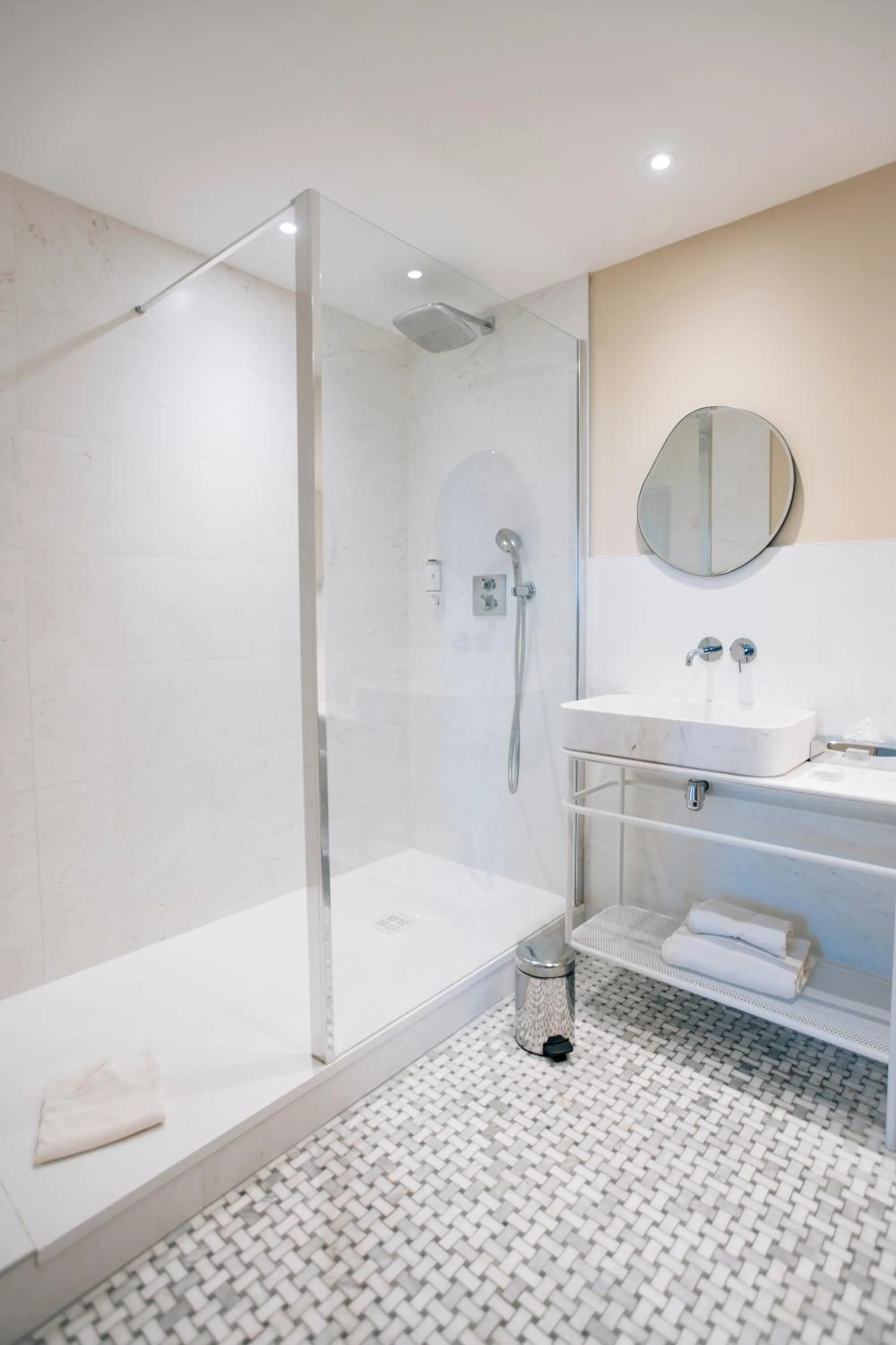 Bathroom in Castel de Très Girard - Hotel & Restaurant - Teritoria