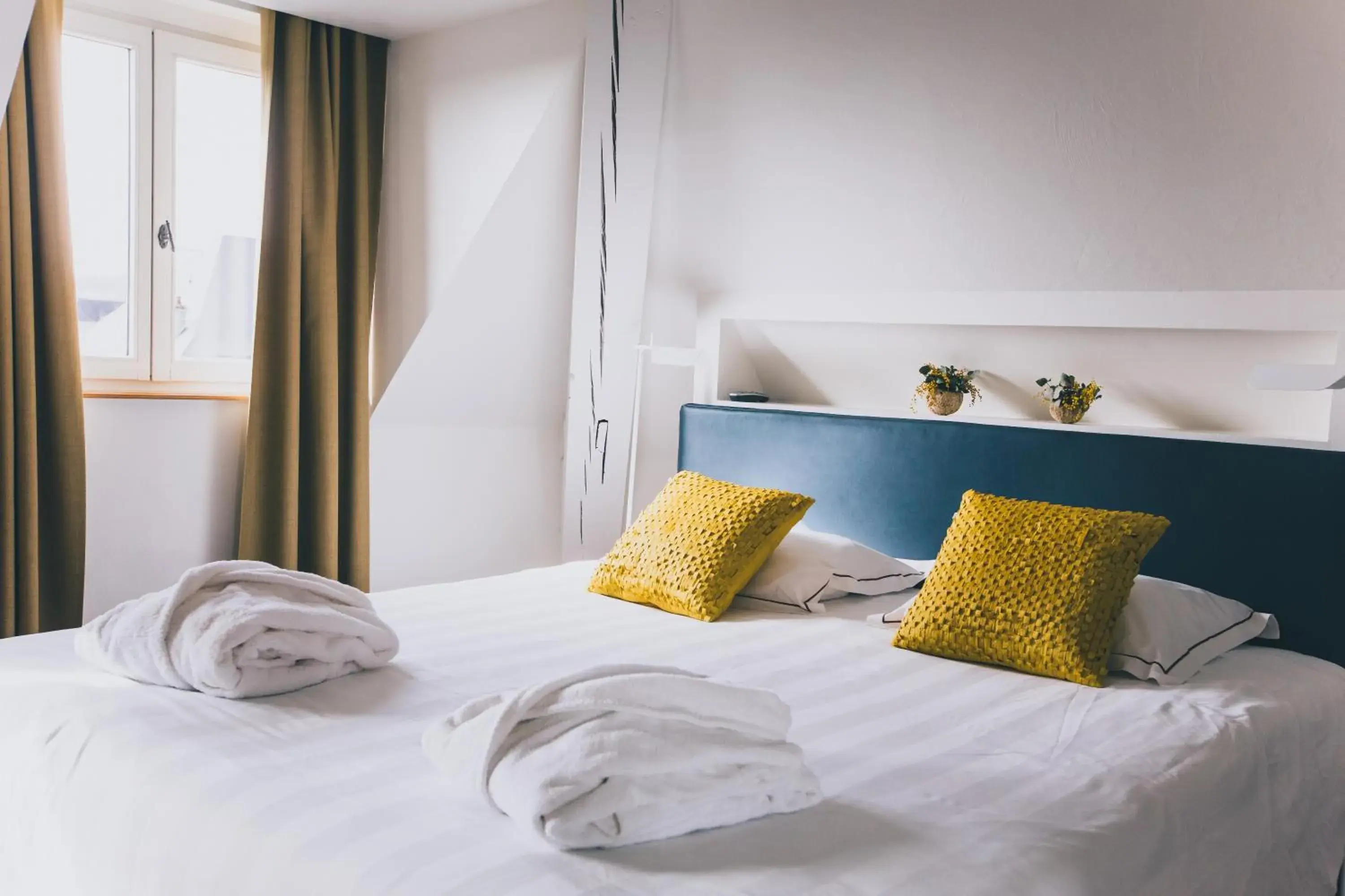 Bed in Castel de Très Girard - Hotel & Restaurant - Teritoria Bed in Castel de Très Girard - Hotel & Restaurant - Teritoria