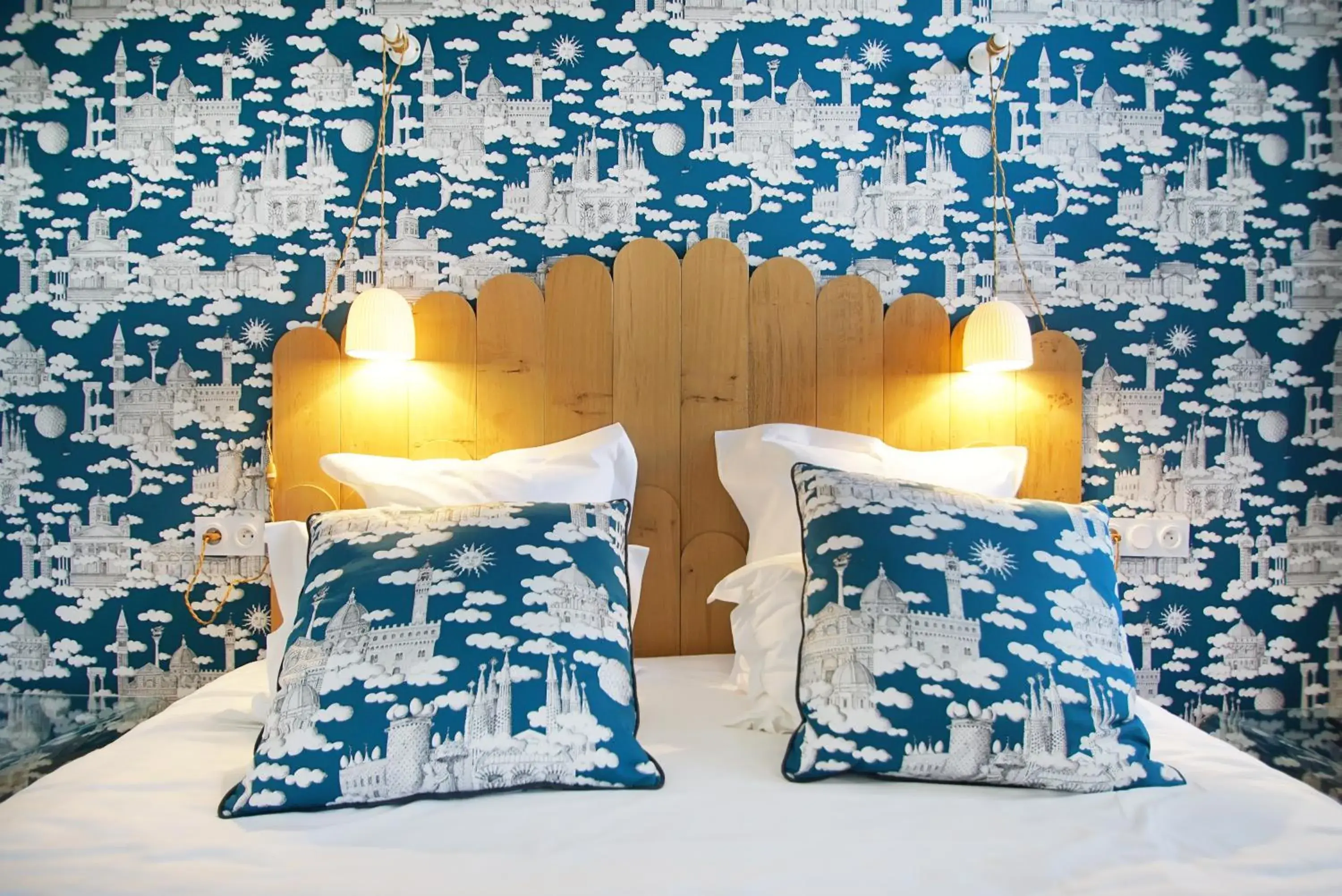 Bed in Castel de Très Girard - Hotel & Restaurant - Teritoria Bed in Castel de Très Girard - Hotel & Restaurant - Teritoria