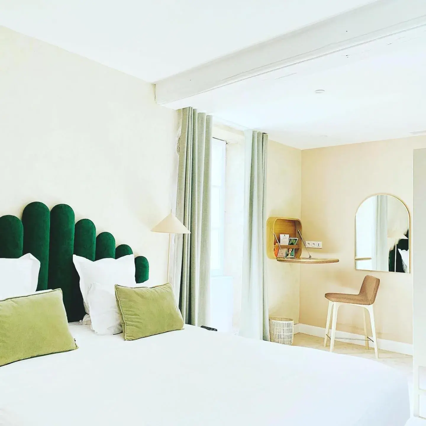 Bed in Castel de Très Girard - Hotel & Restaurant - Teritoria Bed in Castel de Très Girard - Hotel & Restaurant - Teritoria