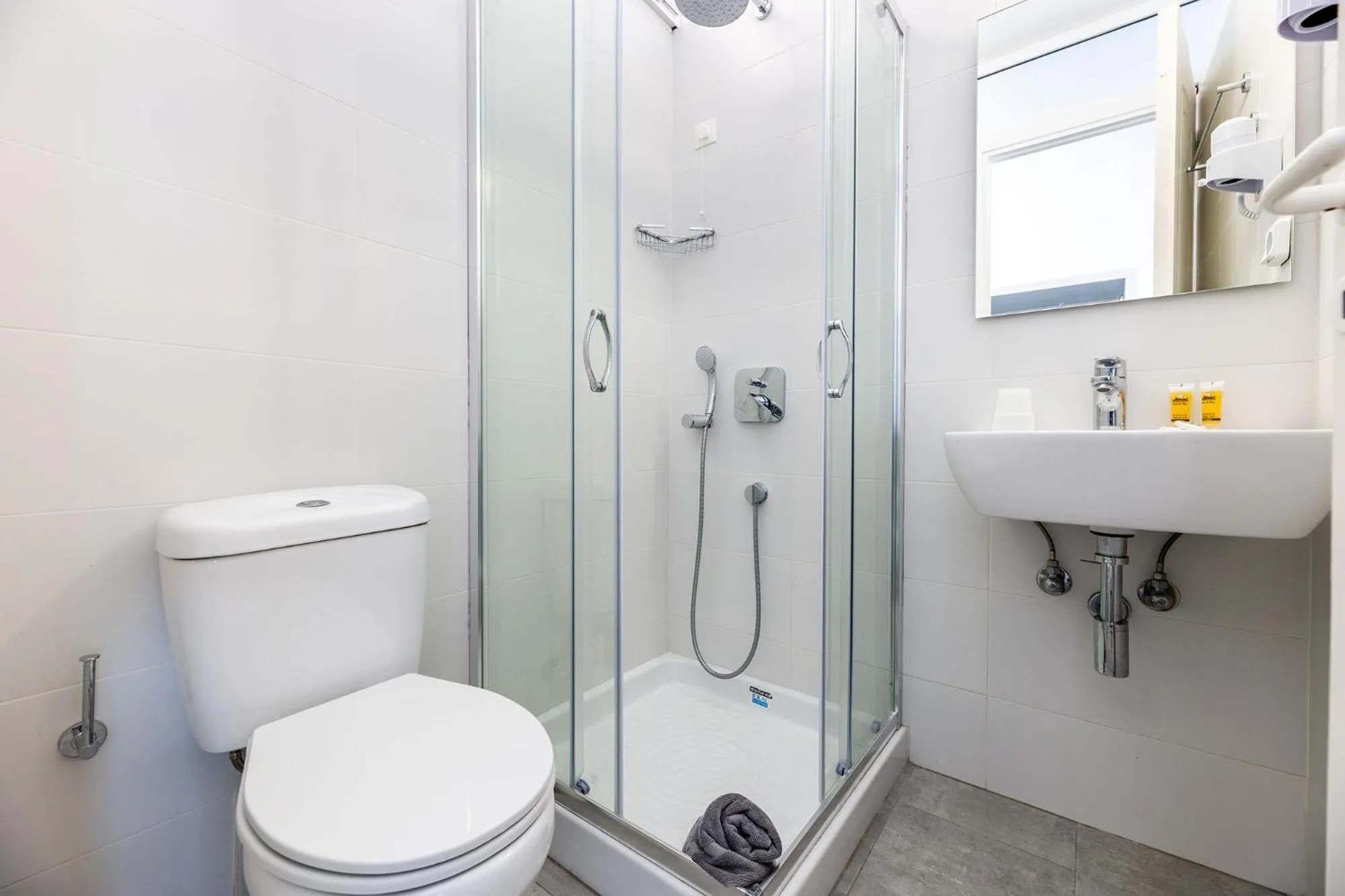 Shower in Hippocampus Hotel