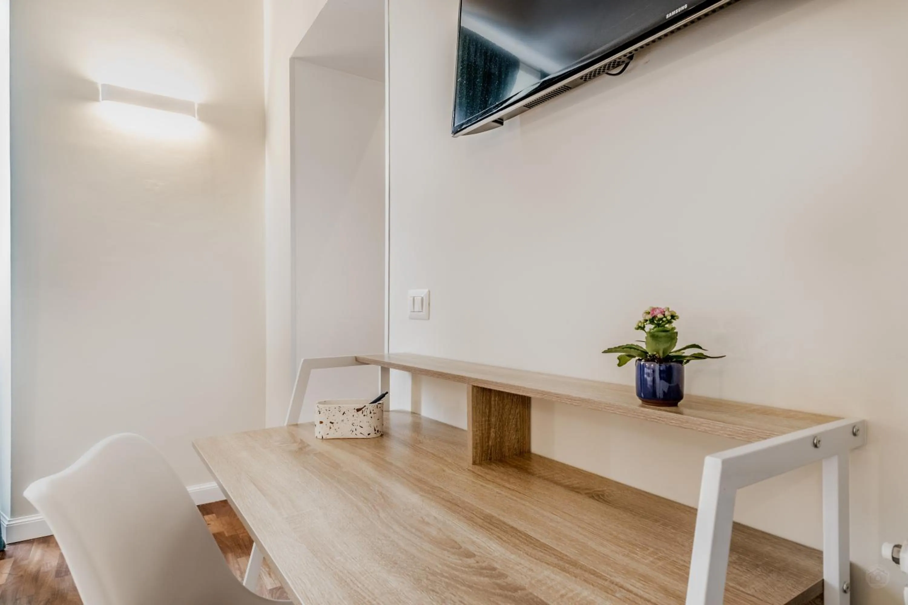 TV and multimedia in Vatican City Guest House