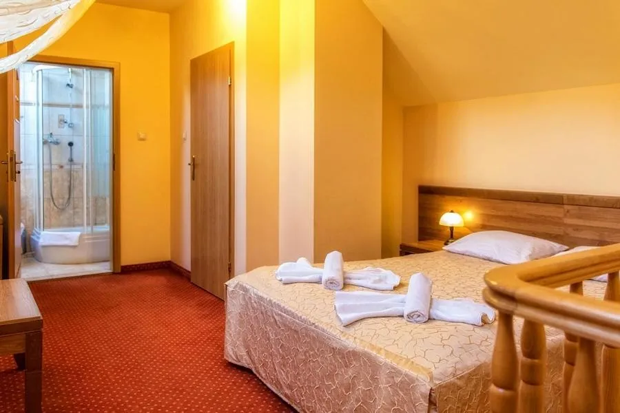 Bed in Hotel Pod Gołębiem