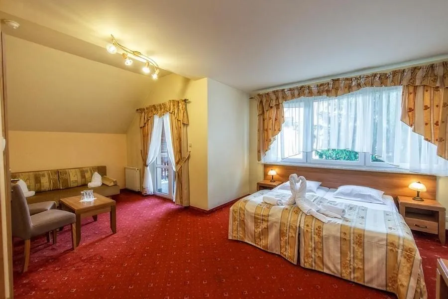 Bed in Hotel Pod Gołębiem