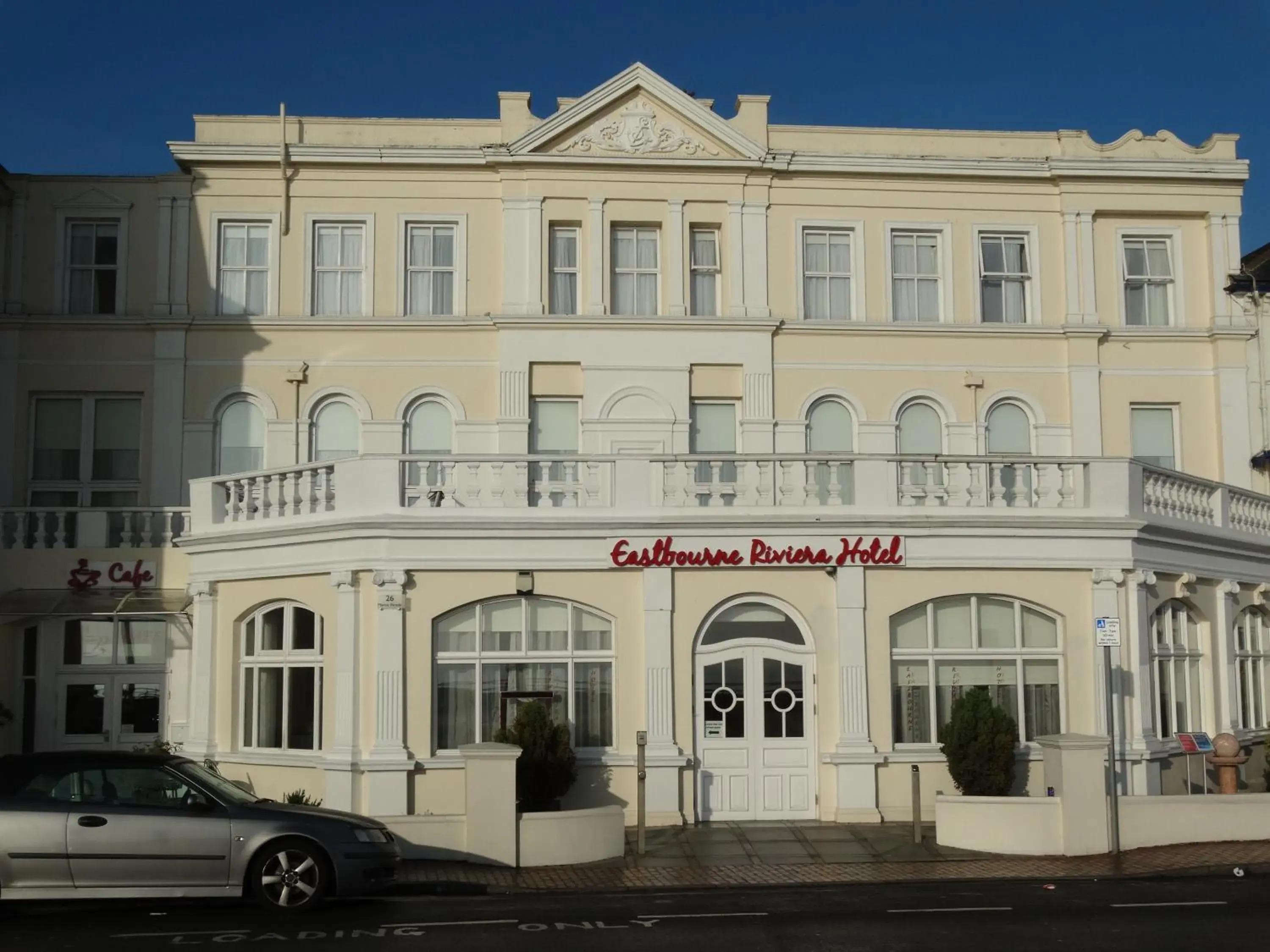 Property building in Eastbourne Riviera Hotel Property building in Eastbourne Riviera Hotel