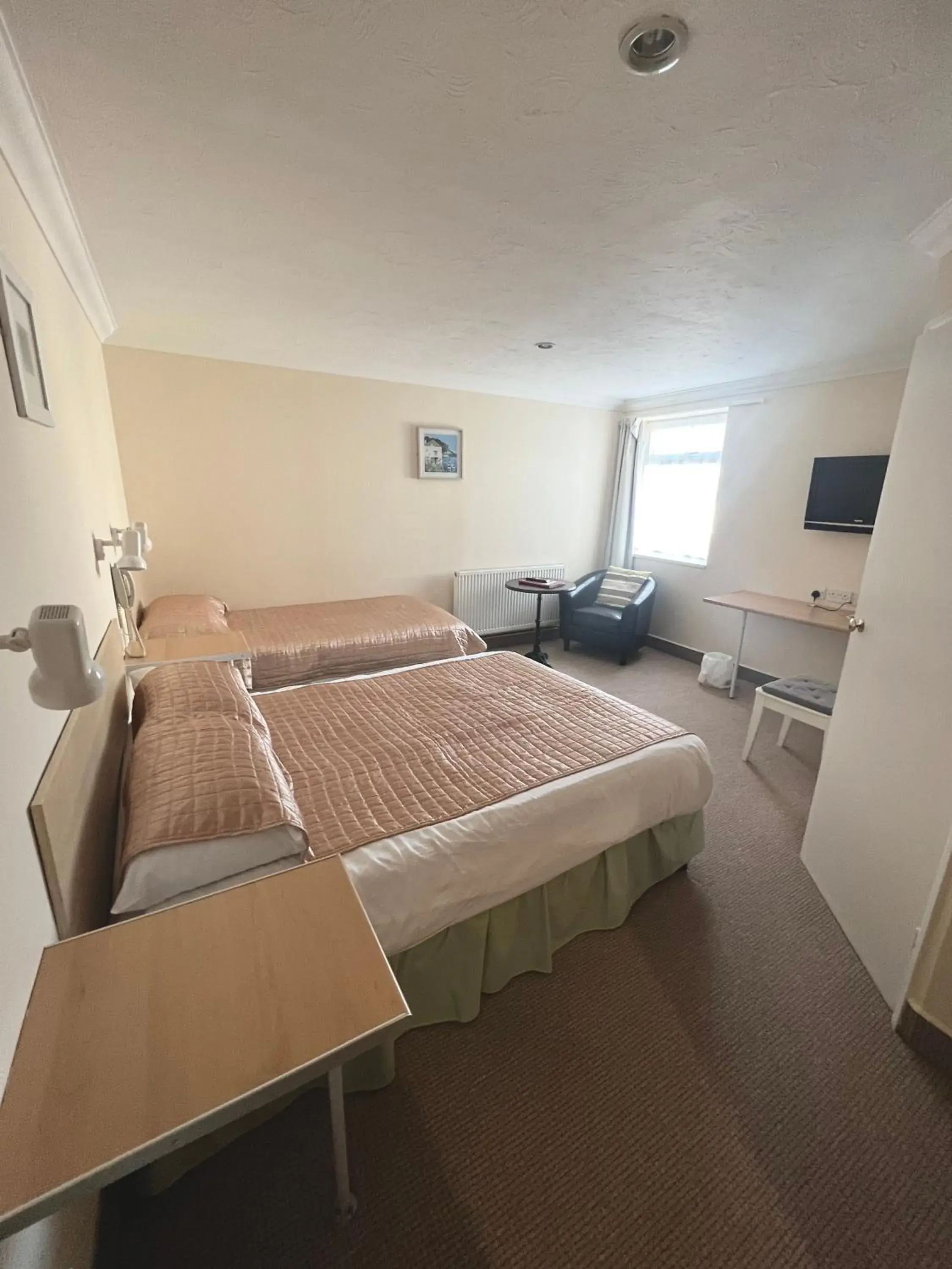 Bed in Eastbourne Riviera Hotel Bed in Eastbourne Riviera Hotel