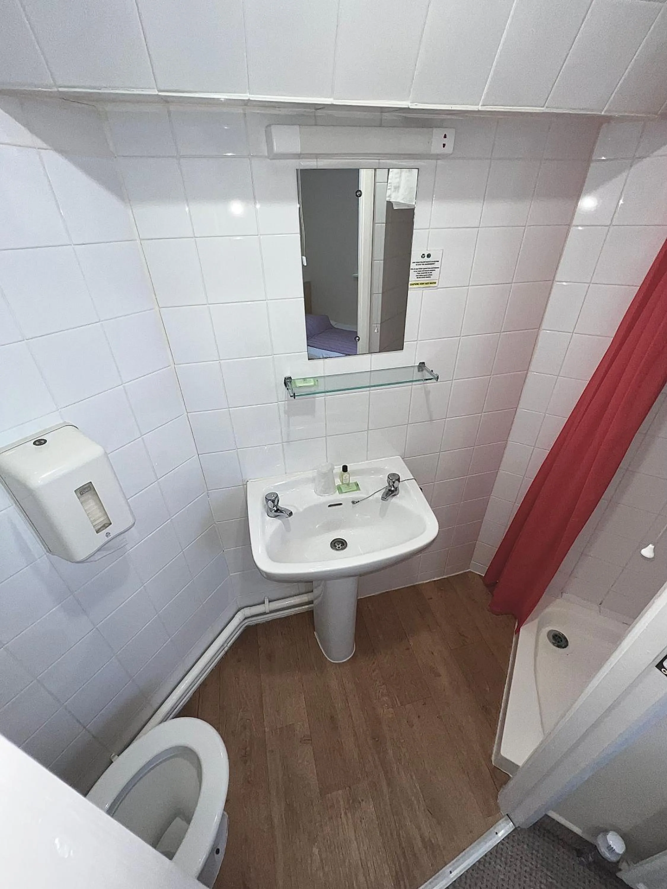 Shower in Eastbourne Riviera Hotel