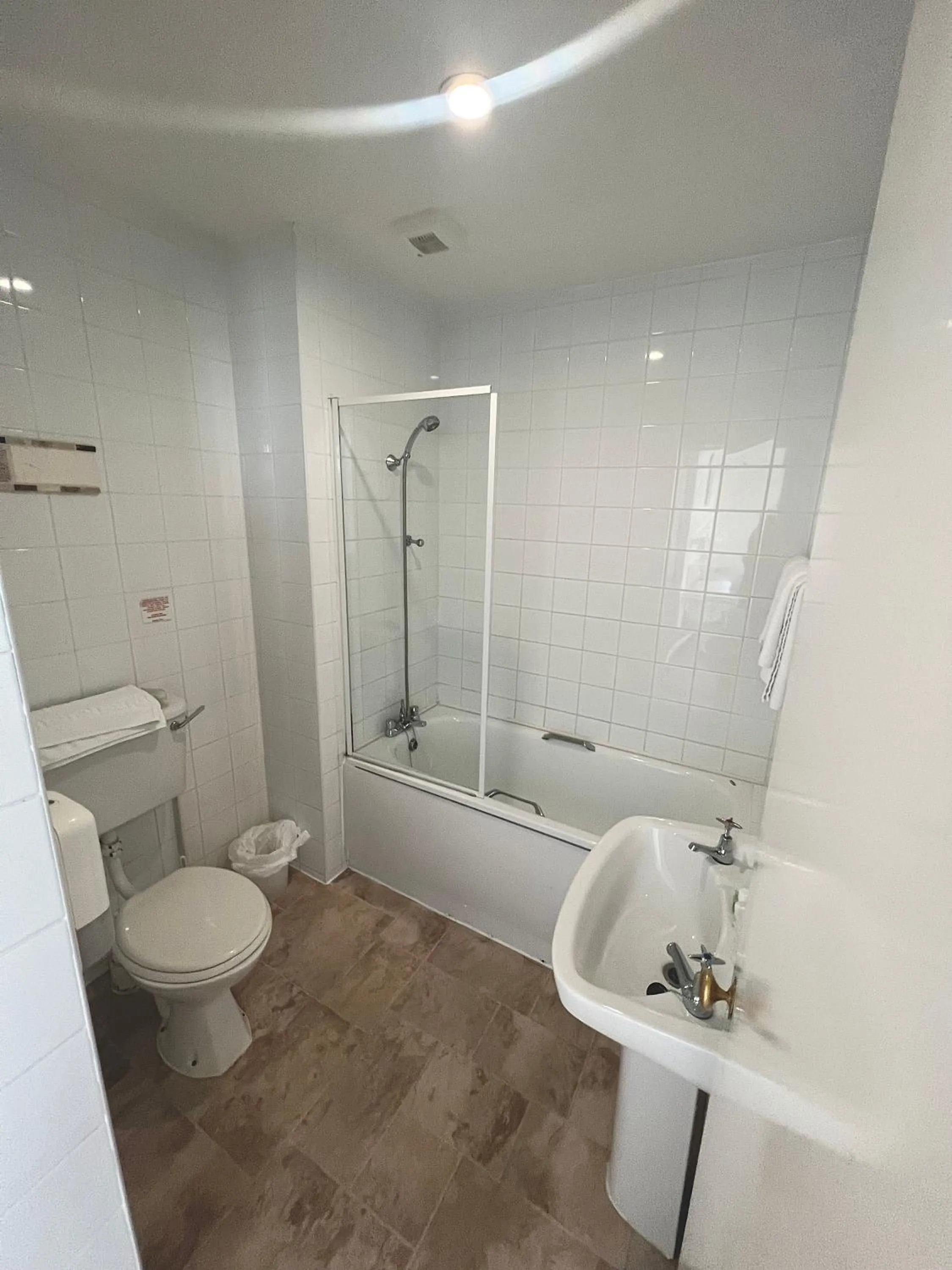 Shower in Eastbourne Riviera Hotel