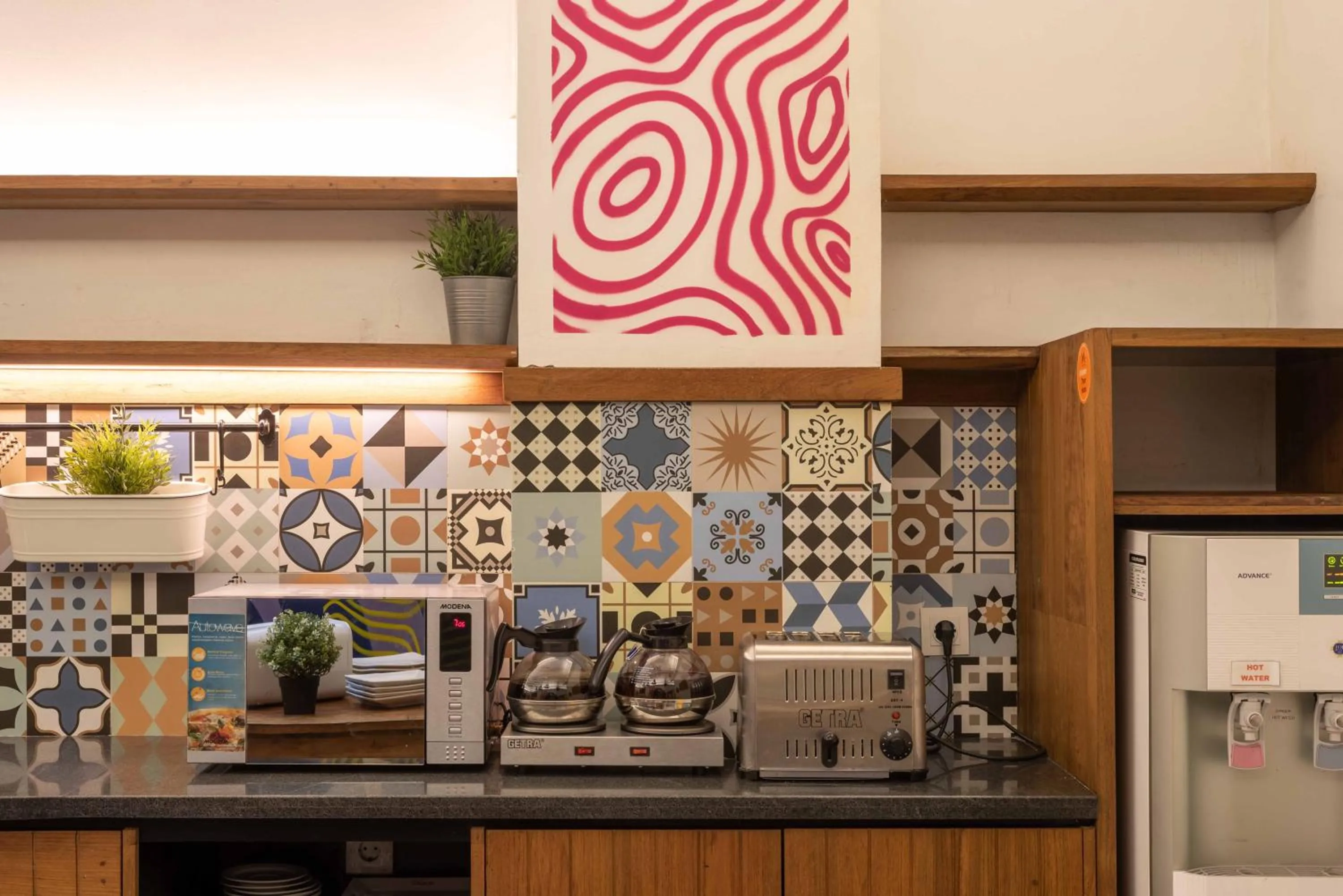 Coffee/tea facilities in M Boutique Hostel Legian