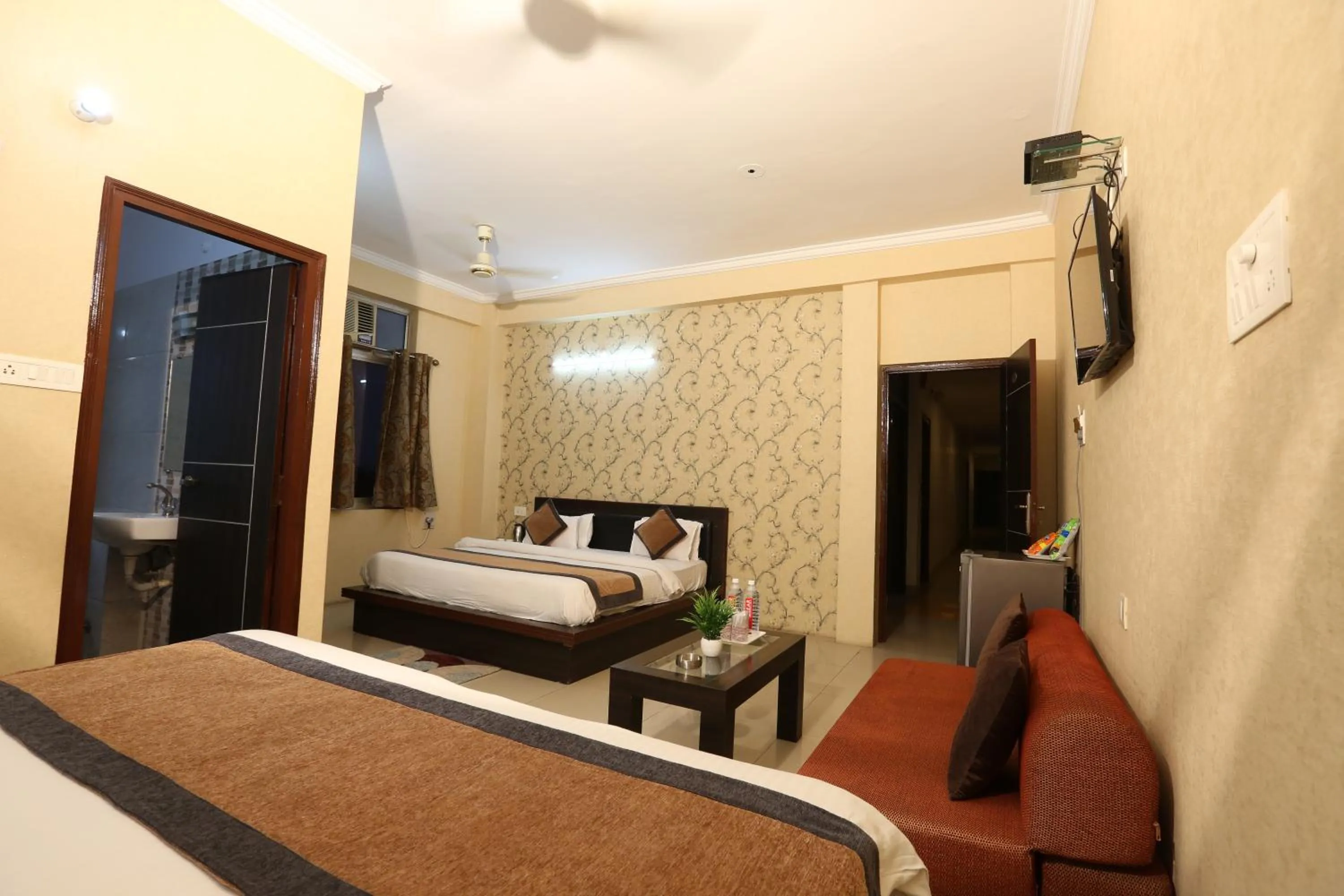 Bed in Hotel Nexus l Hotels In Charbagh Lucknow
