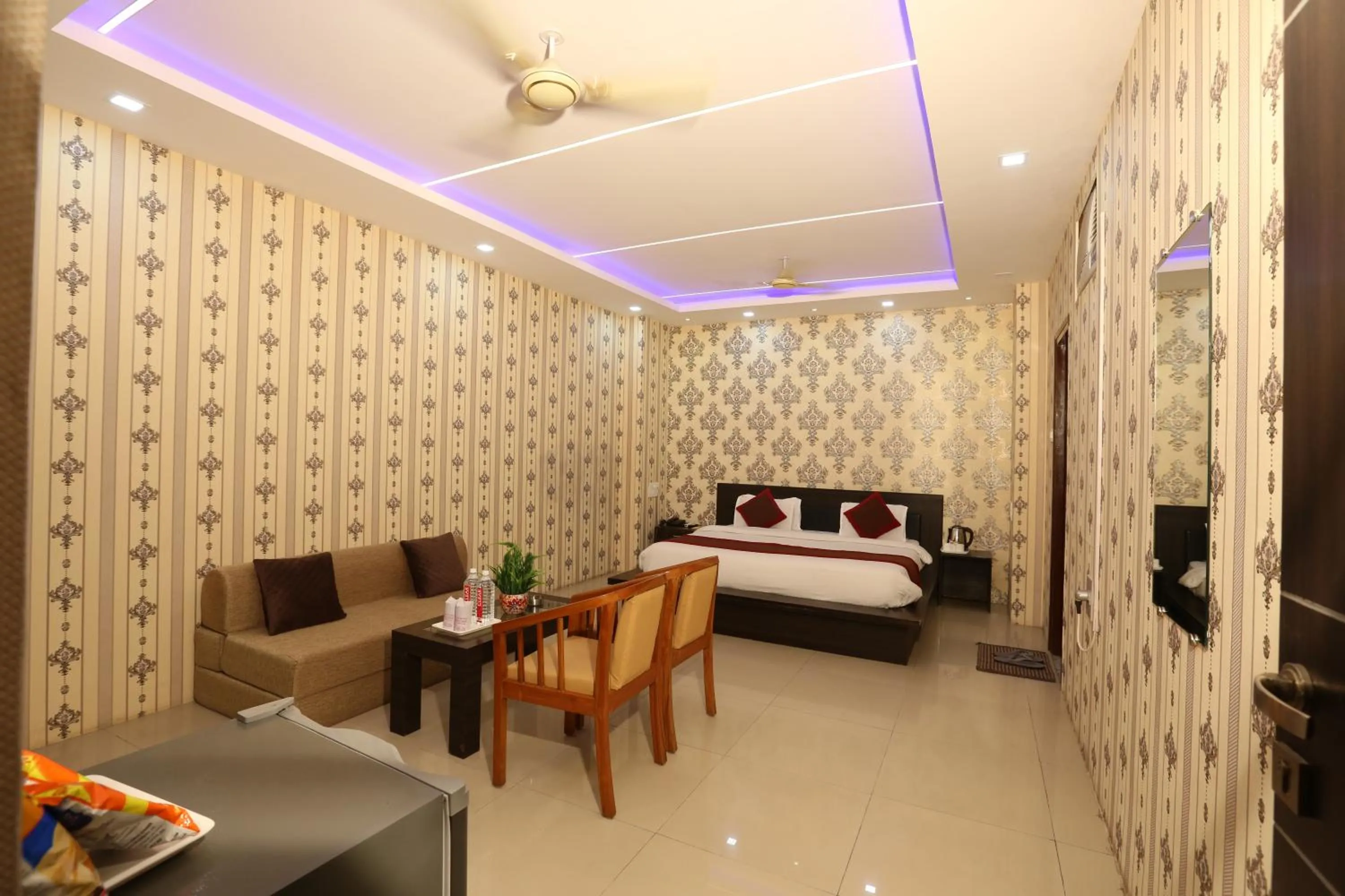 Bed in Hotel Nexus l Hotels In Charbagh Lucknow