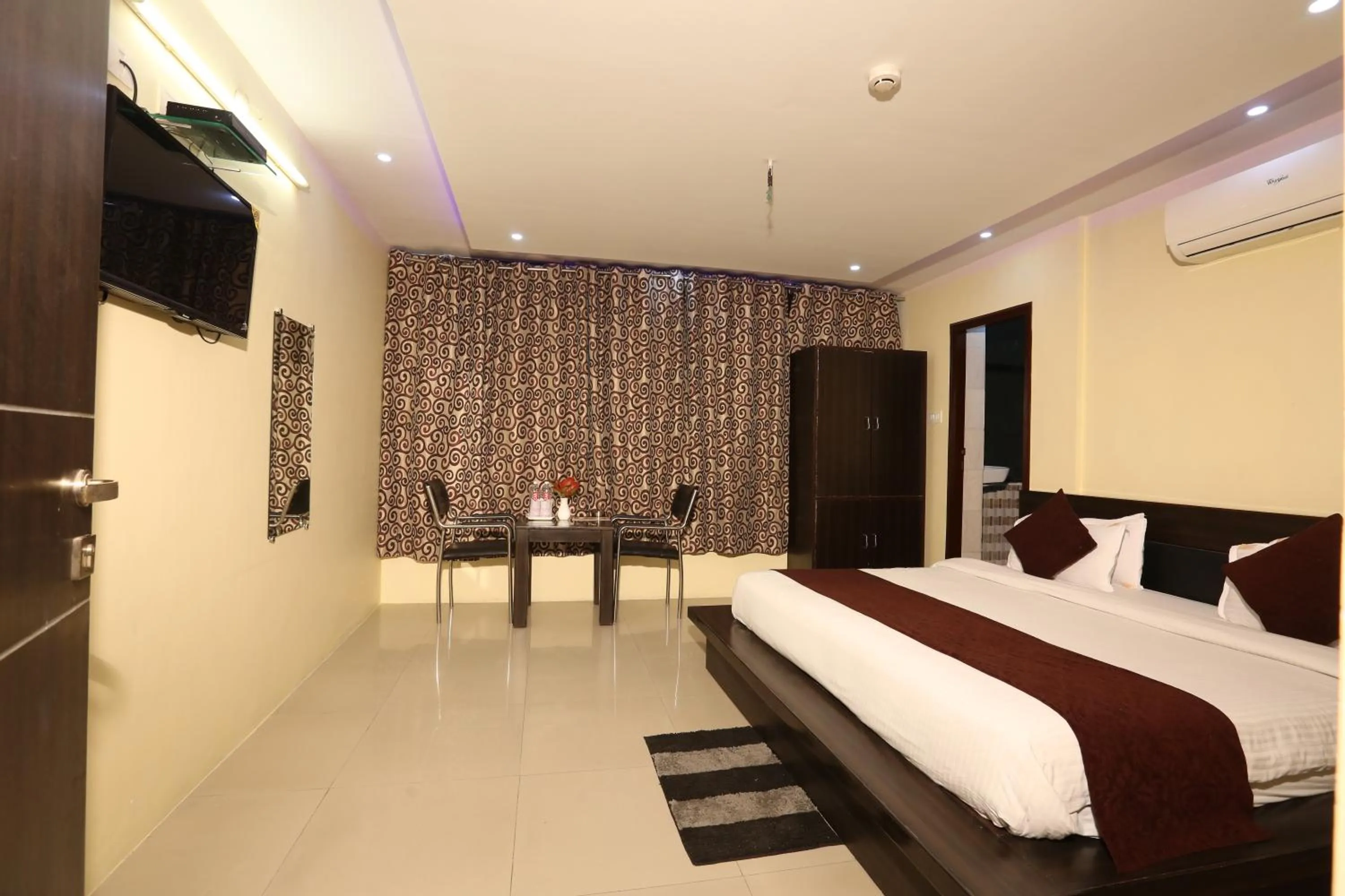 Bed in Hotel Nexus l Hotels In Charbagh Lucknow