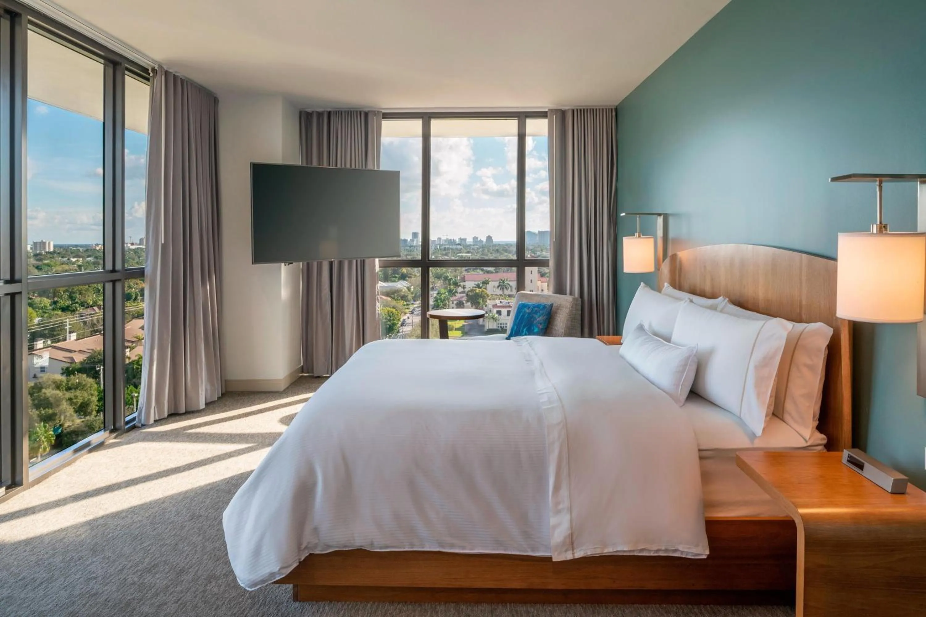 Photo of the whole room, Bed in Element Fort Lauderdale Downtown