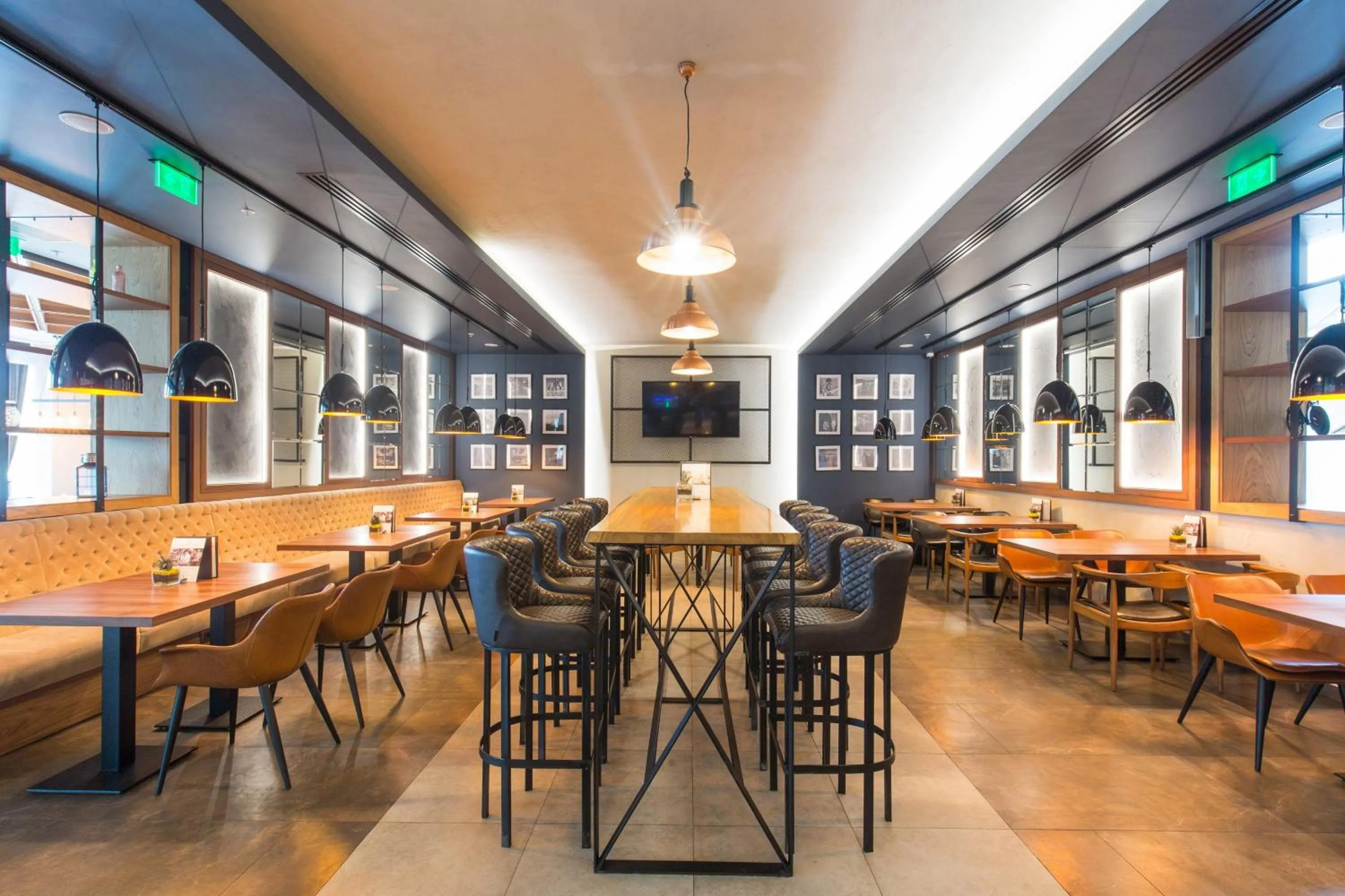 Lounge or bar in Sheraton Novi Sad