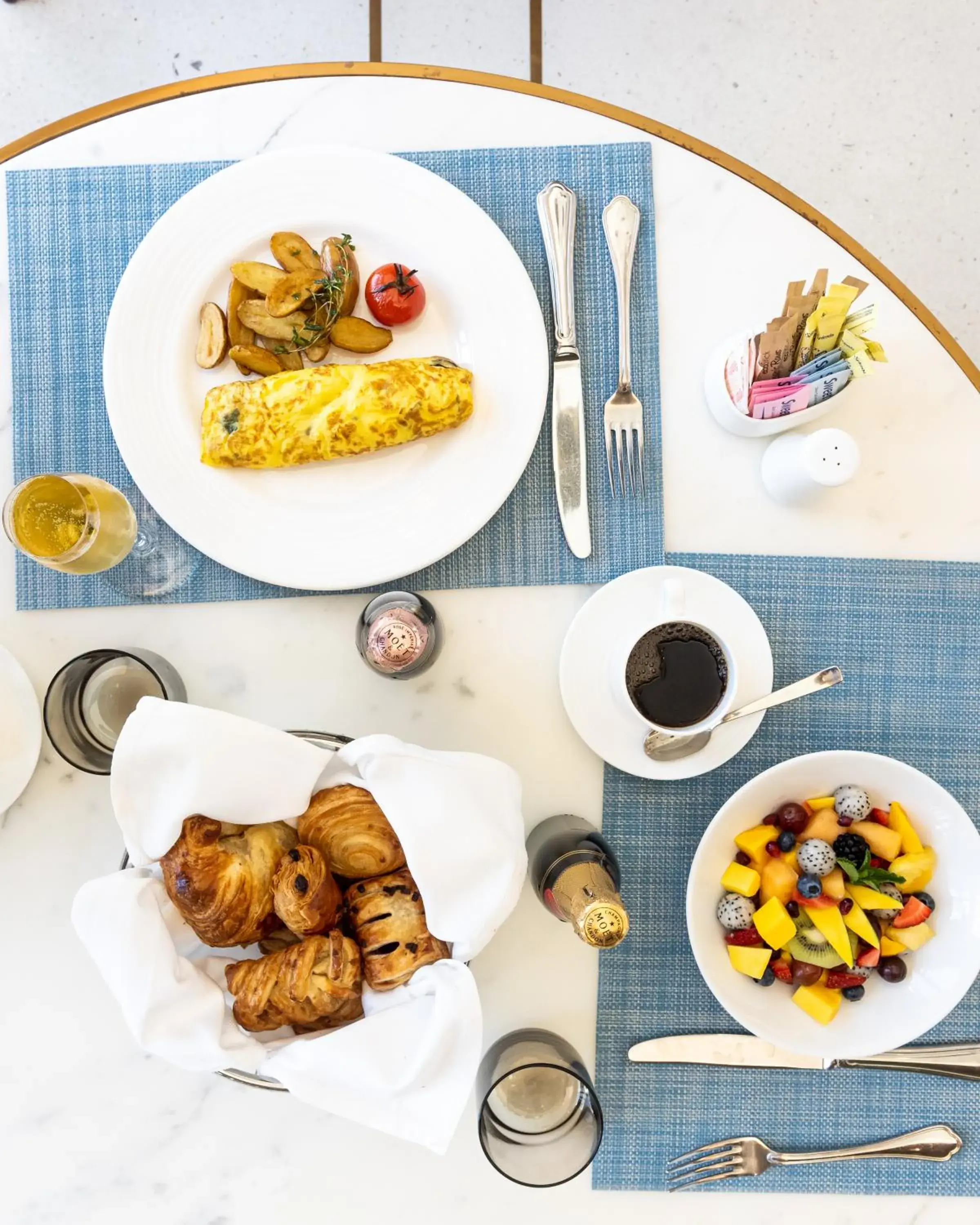 Breakfast in The Dalmar, Fort Lauderdale, a Tribute Portfolio Hotel Breakfast in The Dalmar, Fort Lauderdale, a Tribute Portfolio Hotel