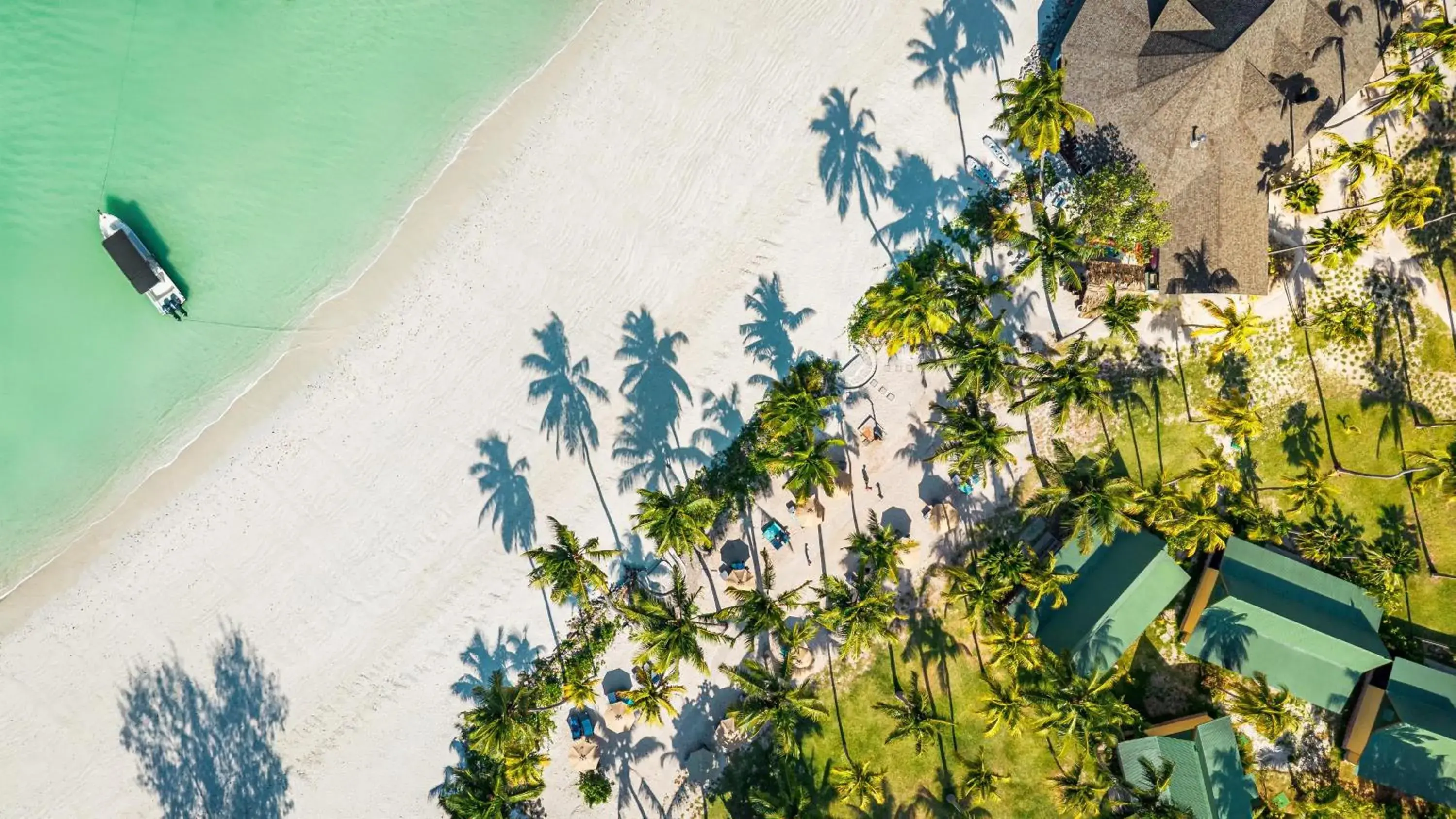 Property building in Paradise Sun Hotel Seychelles Property building in Paradise Sun Hotel Seychelles