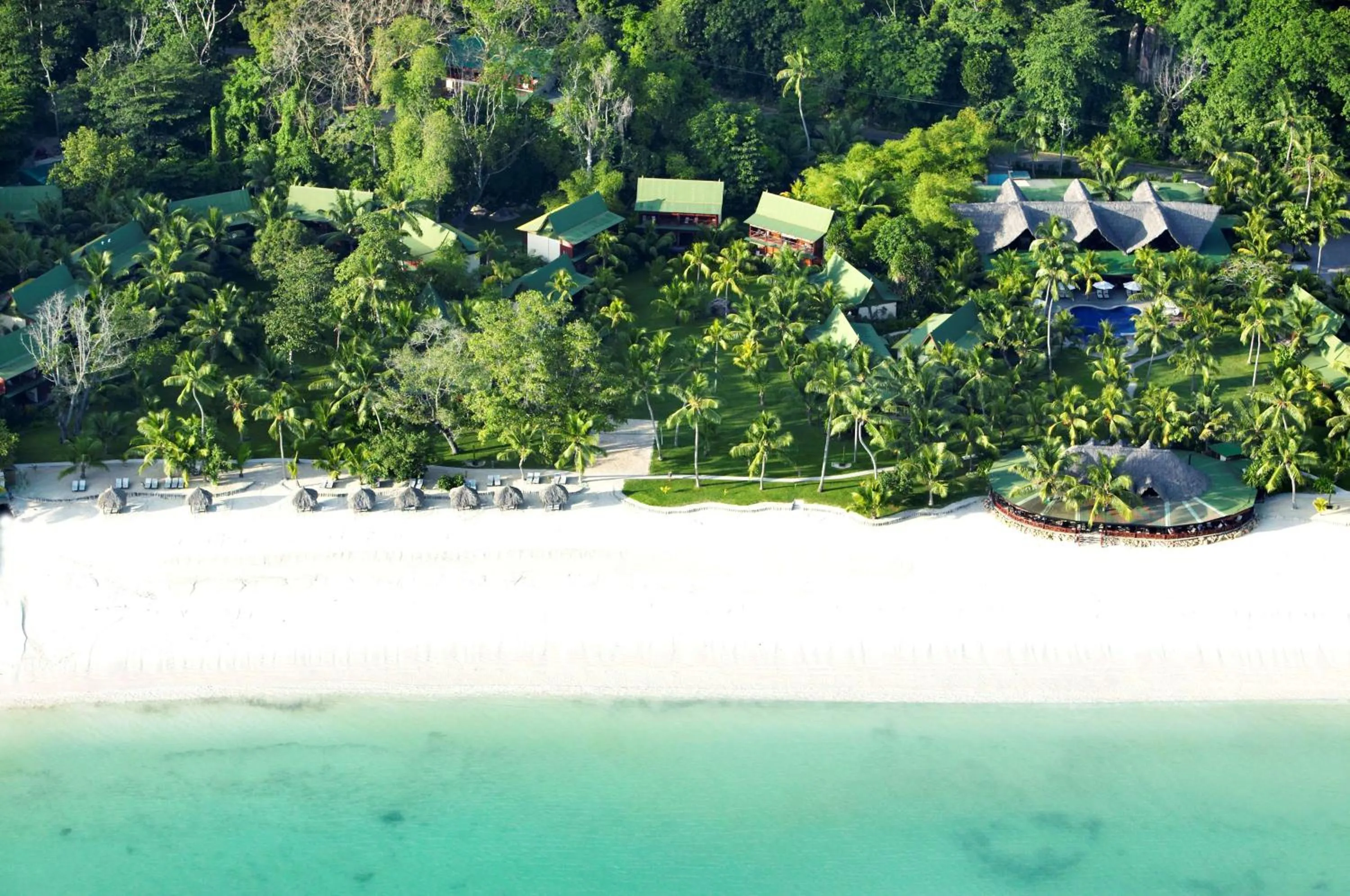 Property building in Paradise Sun Hotel Seychelles
