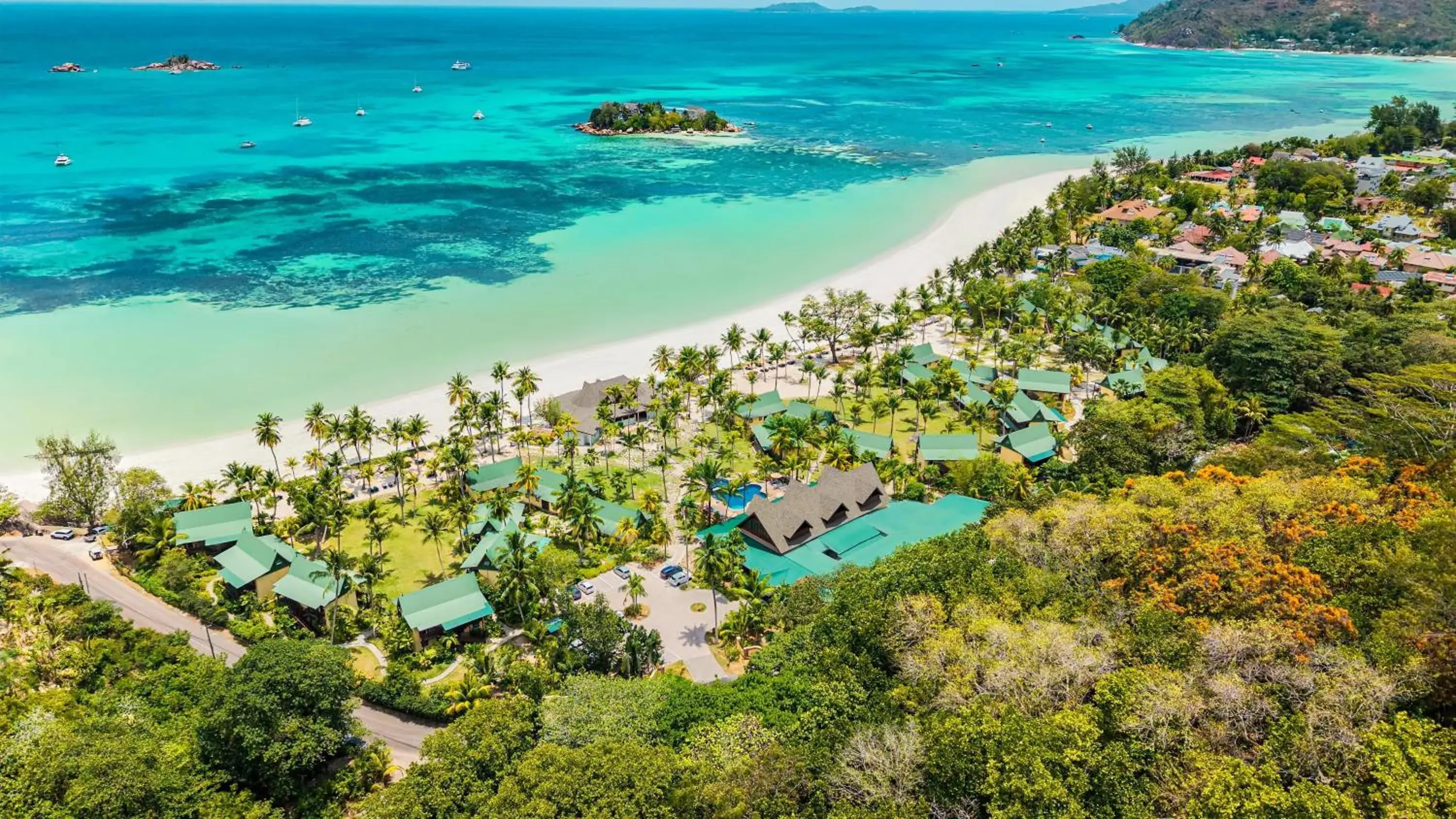 Property building in Paradise Sun Hotel Seychelles Property building in Paradise Sun Hotel Seychelles