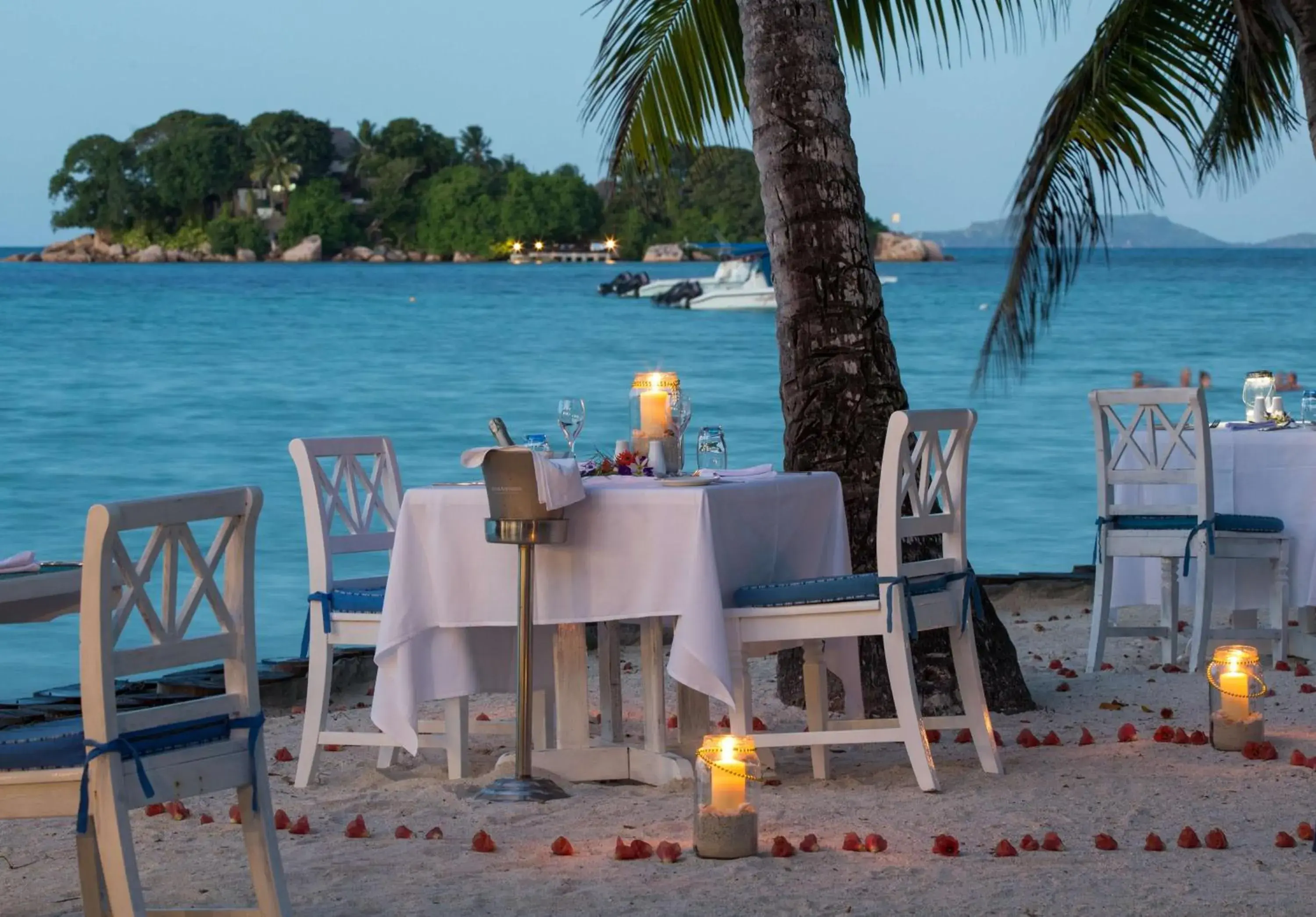 Restaurant/places to eat in Paradise Sun Hotel Seychelles Restaurant/places to eat in Paradise Sun Hotel Seychelles