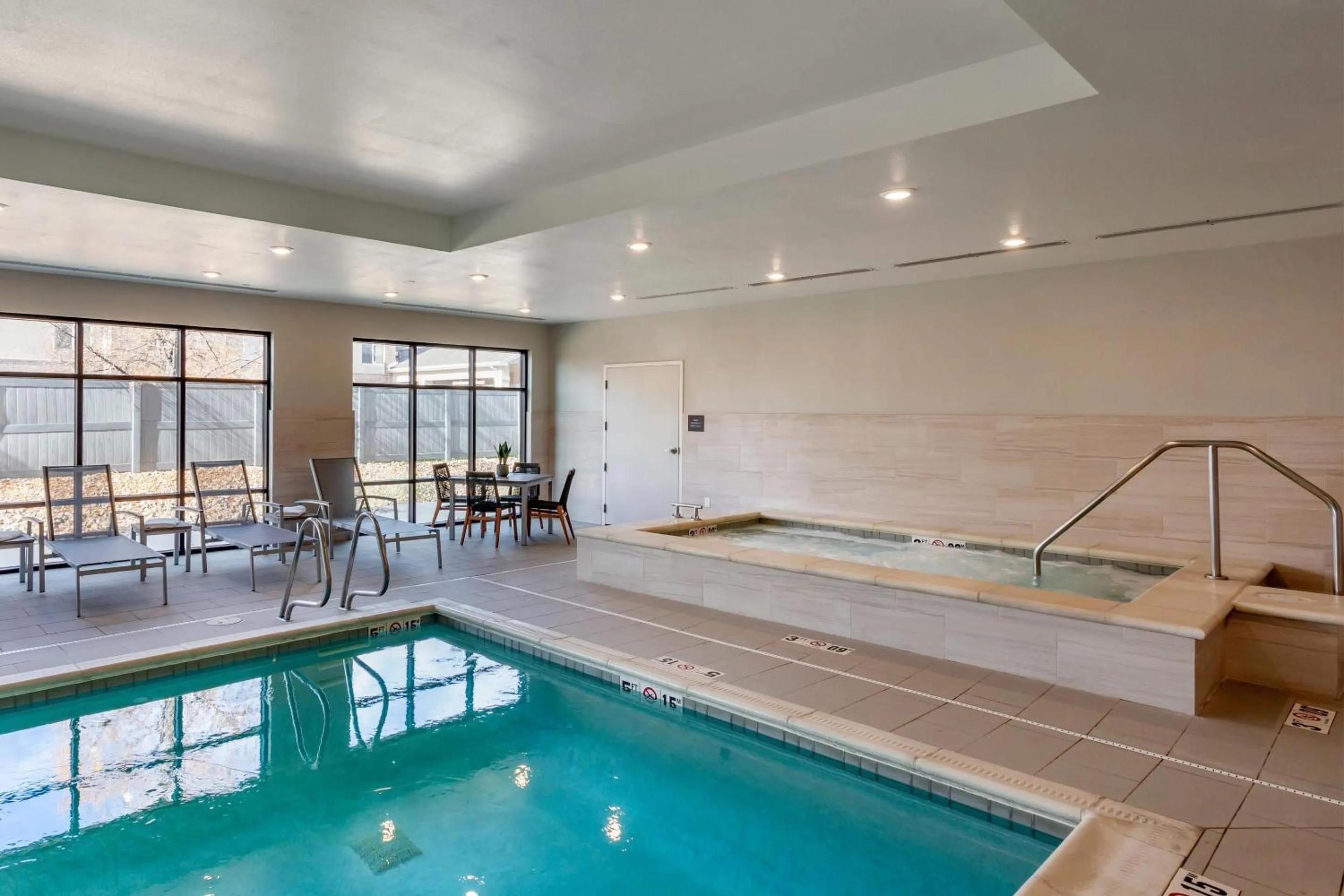 Swimming pool in Comfort Inn & Suites Salt Lake City Airport