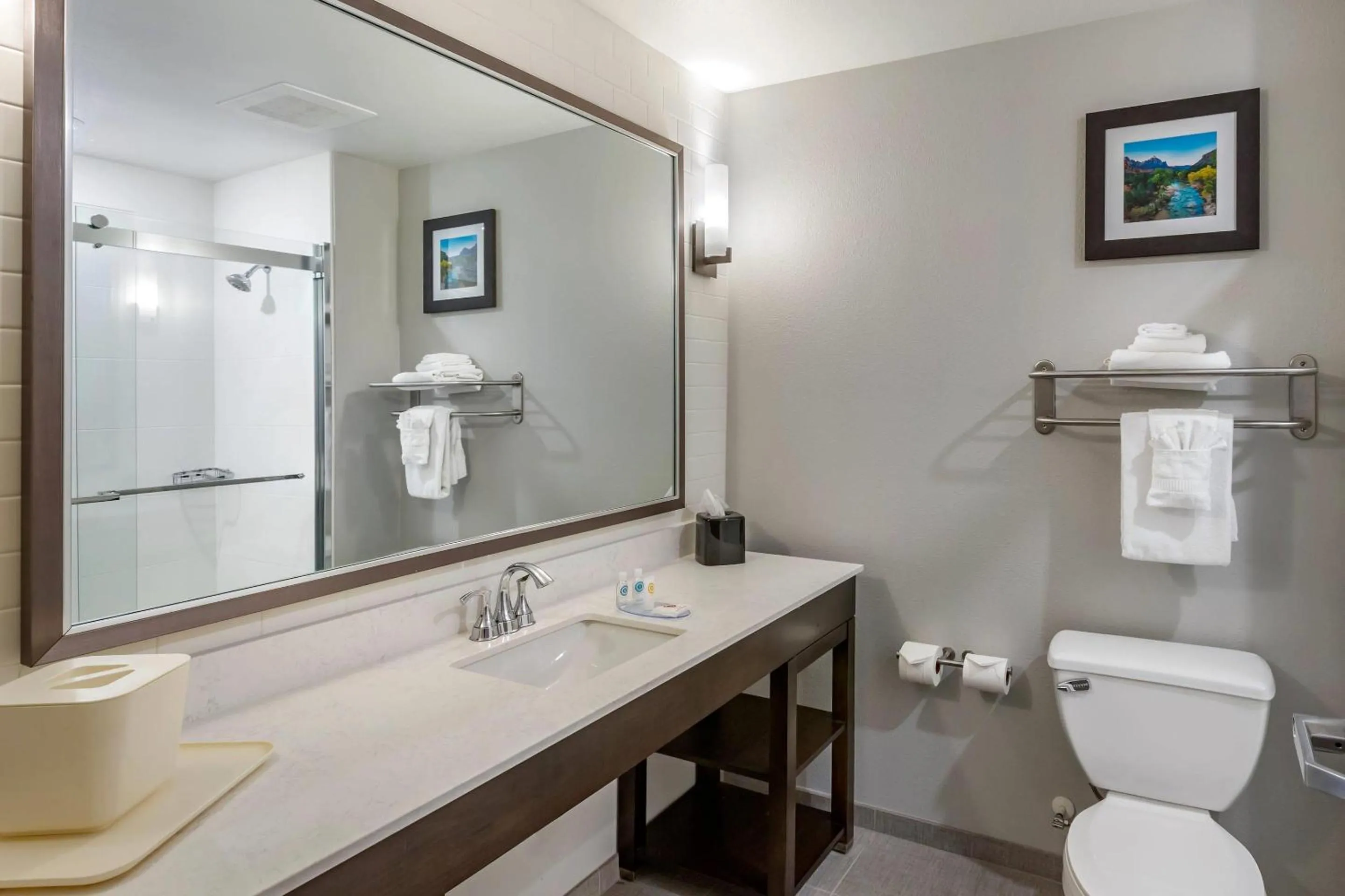 Bedroom in Comfort Inn & Suites Salt Lake City Airport