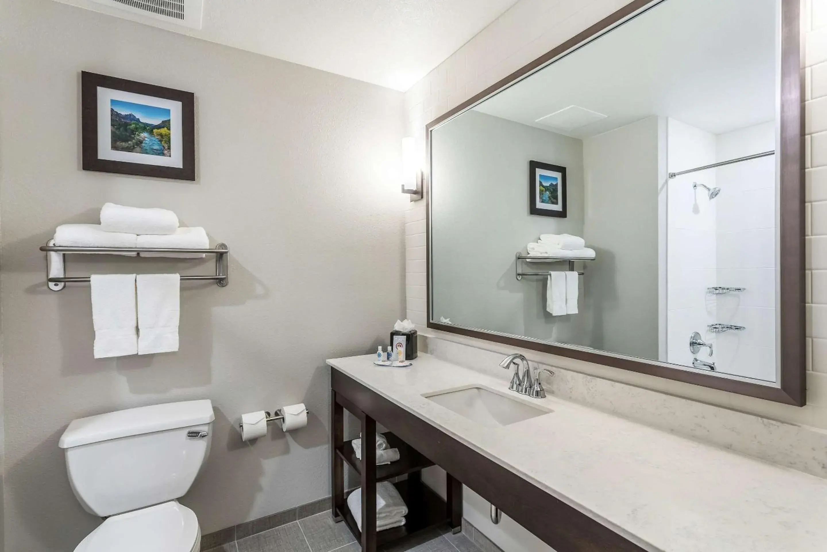 Bedroom in Comfort Inn & Suites Salt Lake City Airport Bedroom in Comfort Inn & Suites Salt Lake City Airport