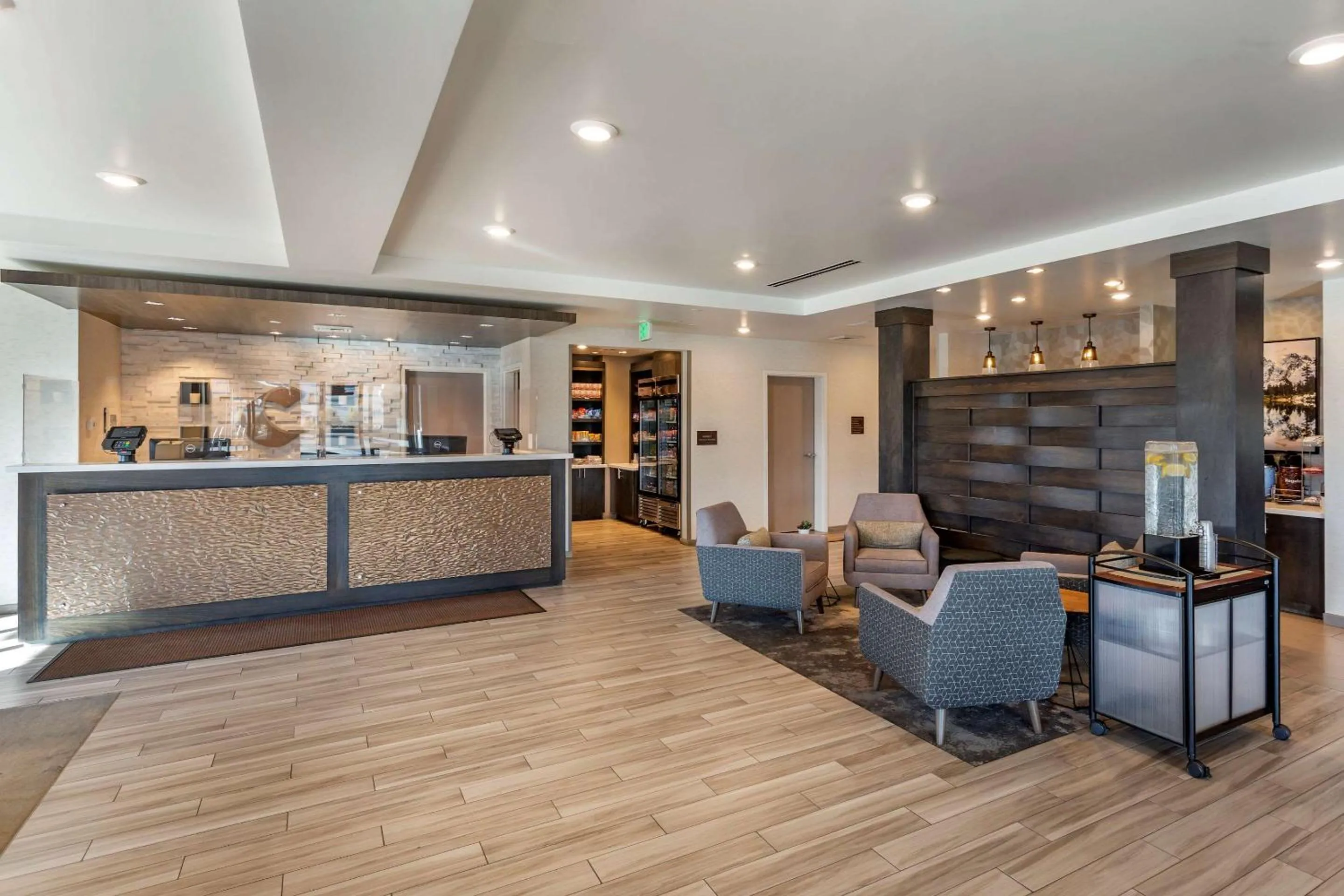 Lobby or reception in Comfort Inn & Suites Salt Lake City Airport