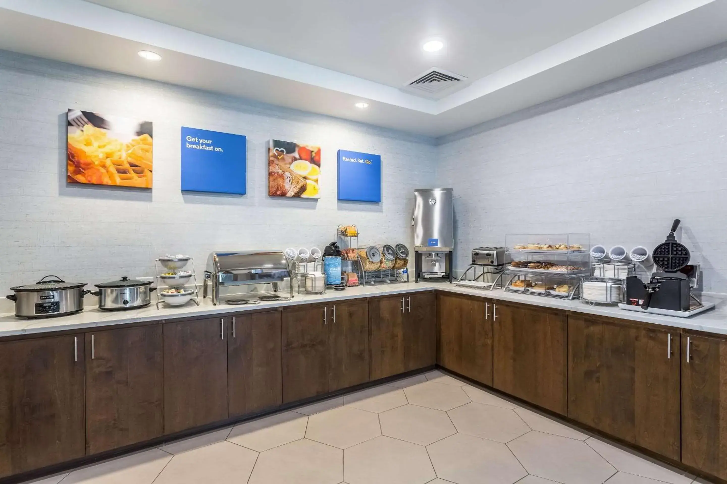 Restaurant/places to eat in Comfort Inn & Suites Salt Lake City Airport Restaurant/places to eat in Comfort Inn & Suites Salt Lake City Airport