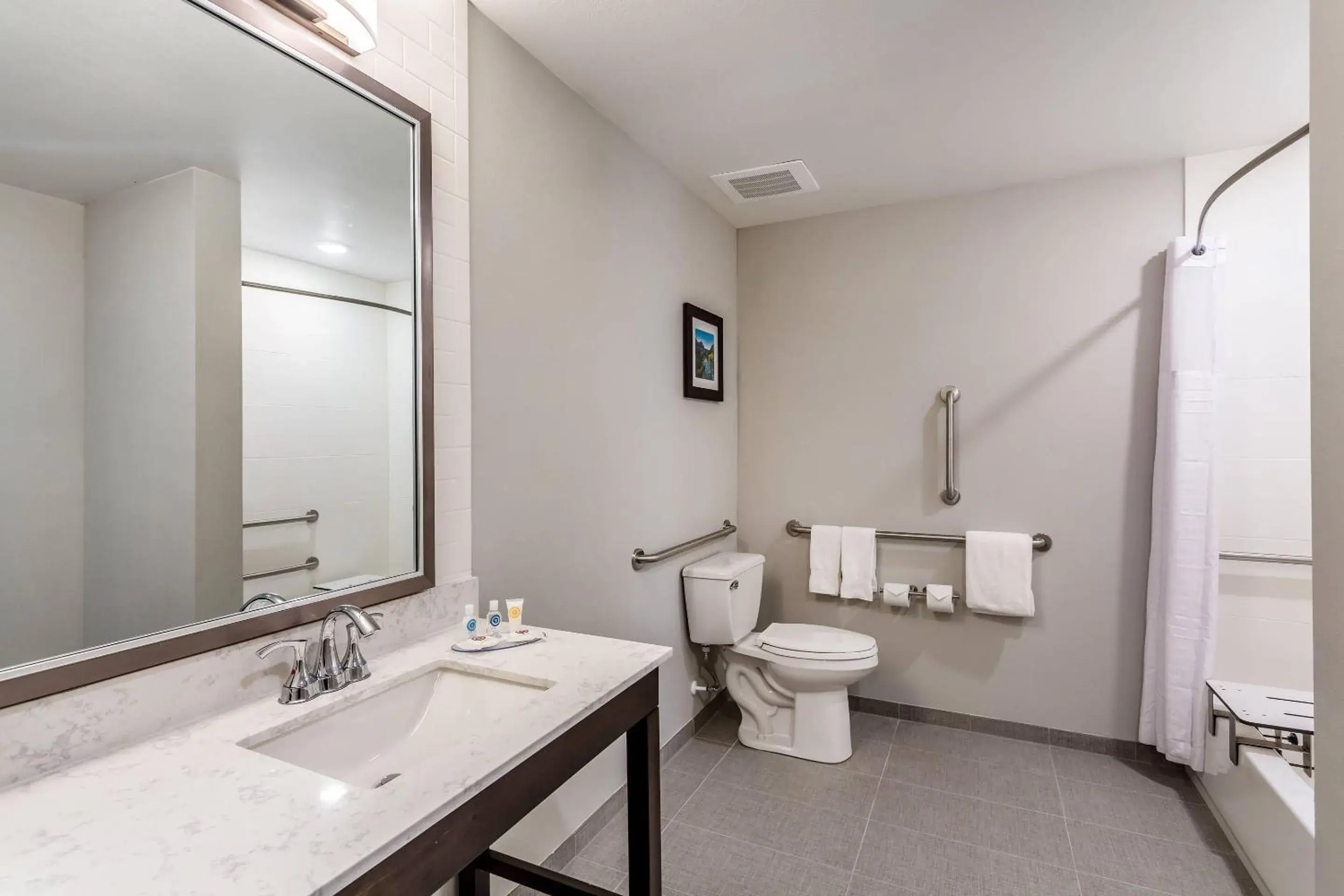 Bedroom in Comfort Inn & Suites Salt Lake City Airport Bedroom in Comfort Inn & Suites Salt Lake City Airport