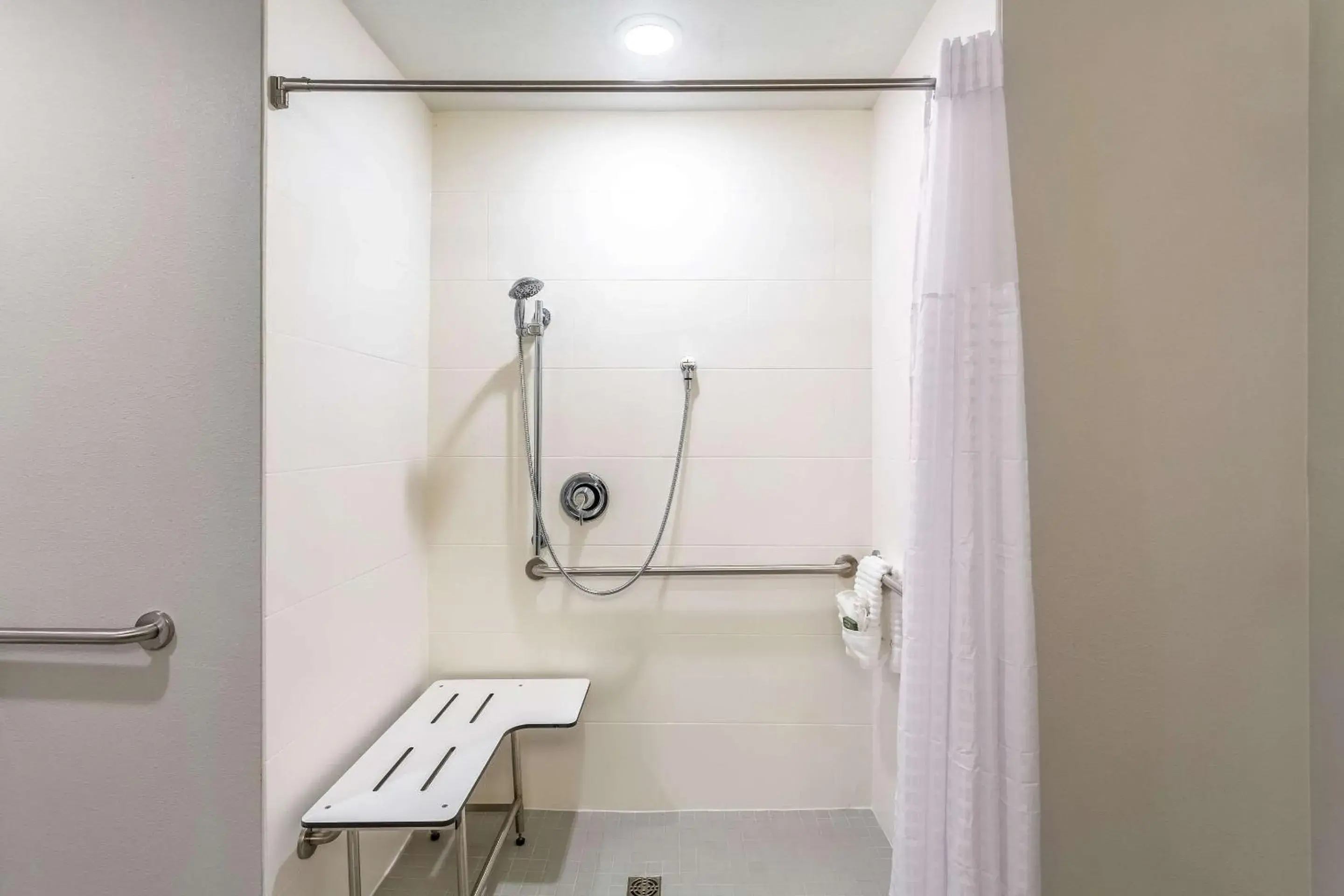 Bedroom in Comfort Inn & Suites Salt Lake City Airport Bedroom in Comfort Inn & Suites Salt Lake City Airport