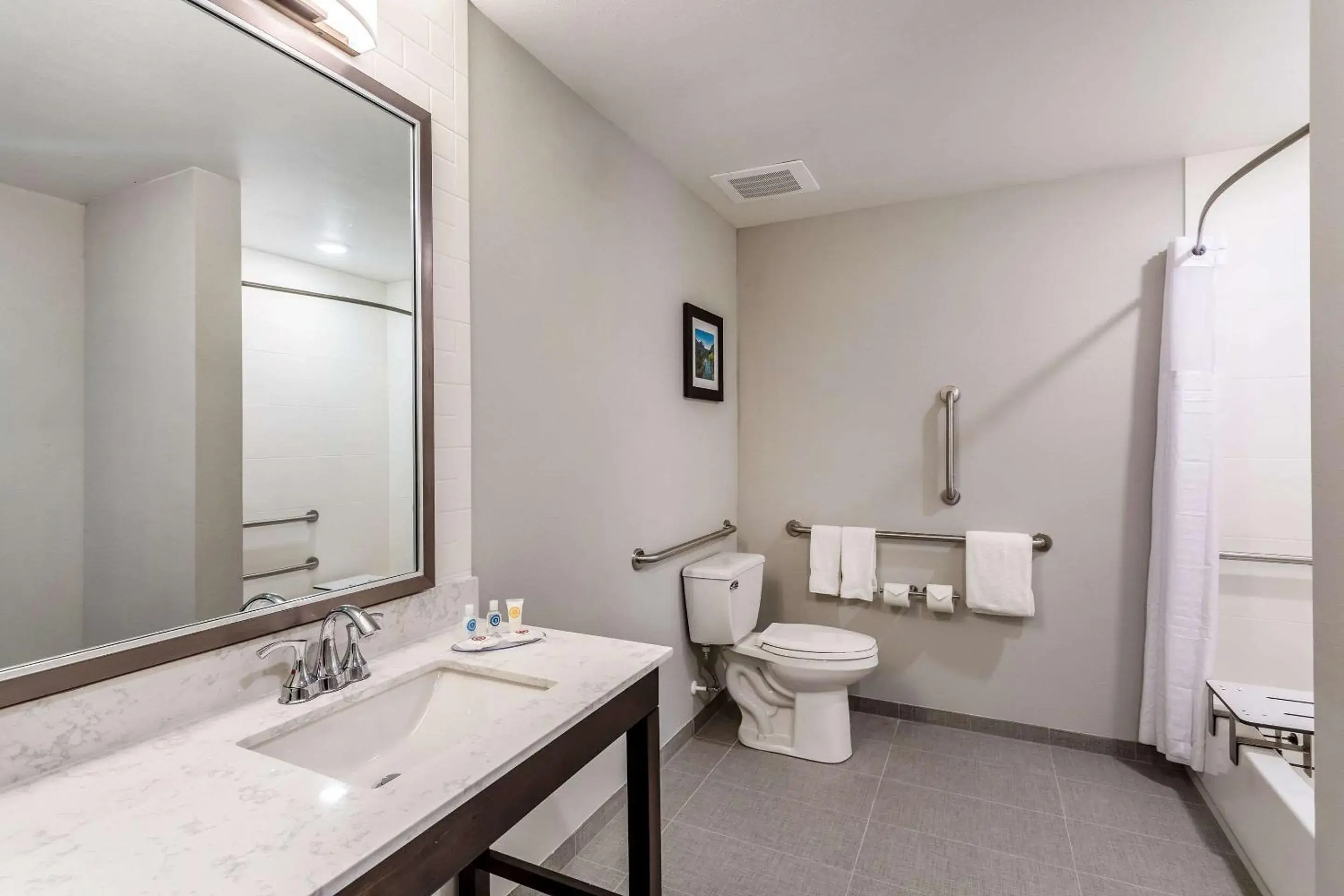 Bedroom in Comfort Inn & Suites Salt Lake City Airport Bedroom in Comfort Inn & Suites Salt Lake City Airport