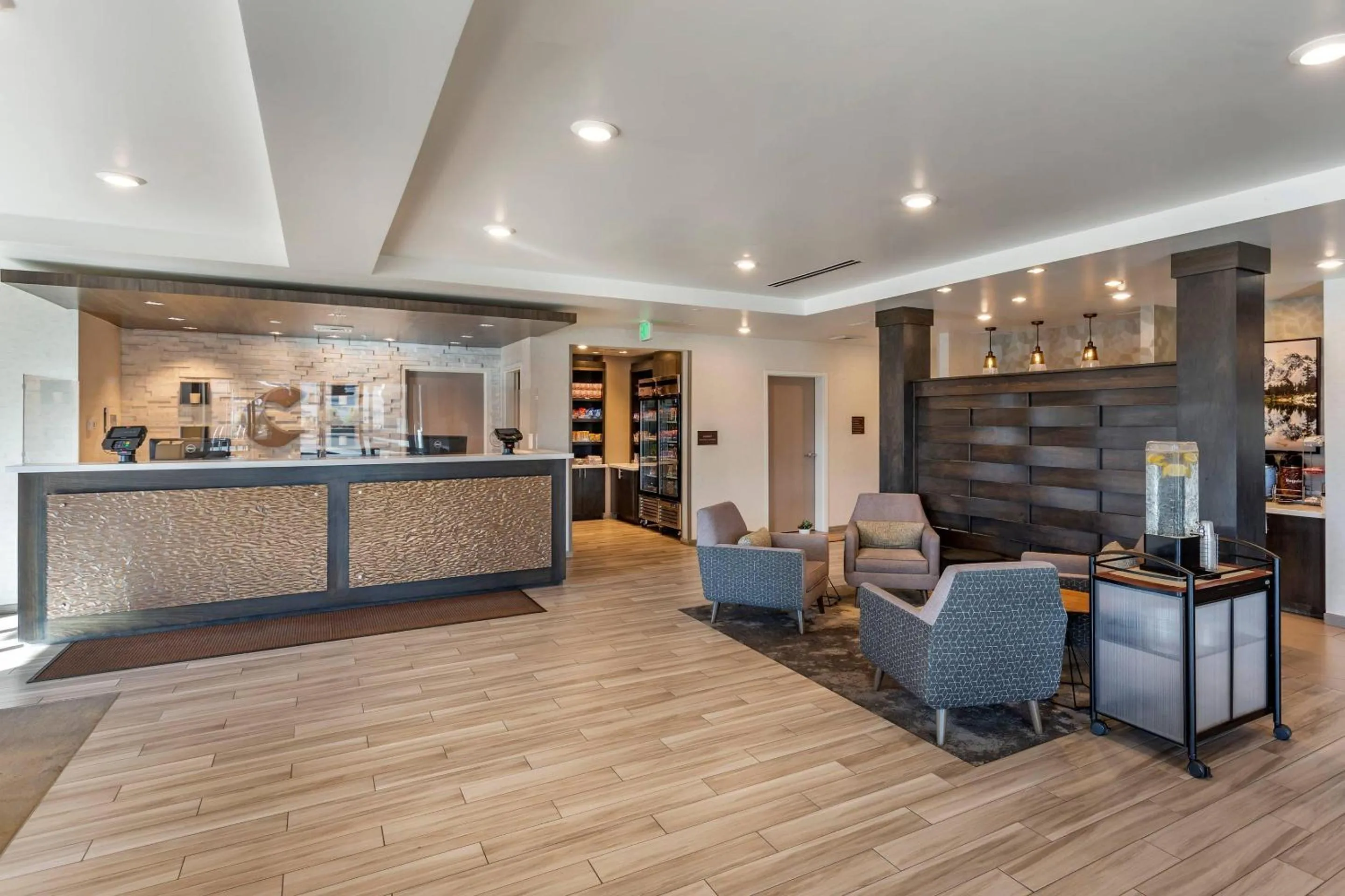 Lobby or reception in Comfort Inn & Suites Salt Lake City Airport