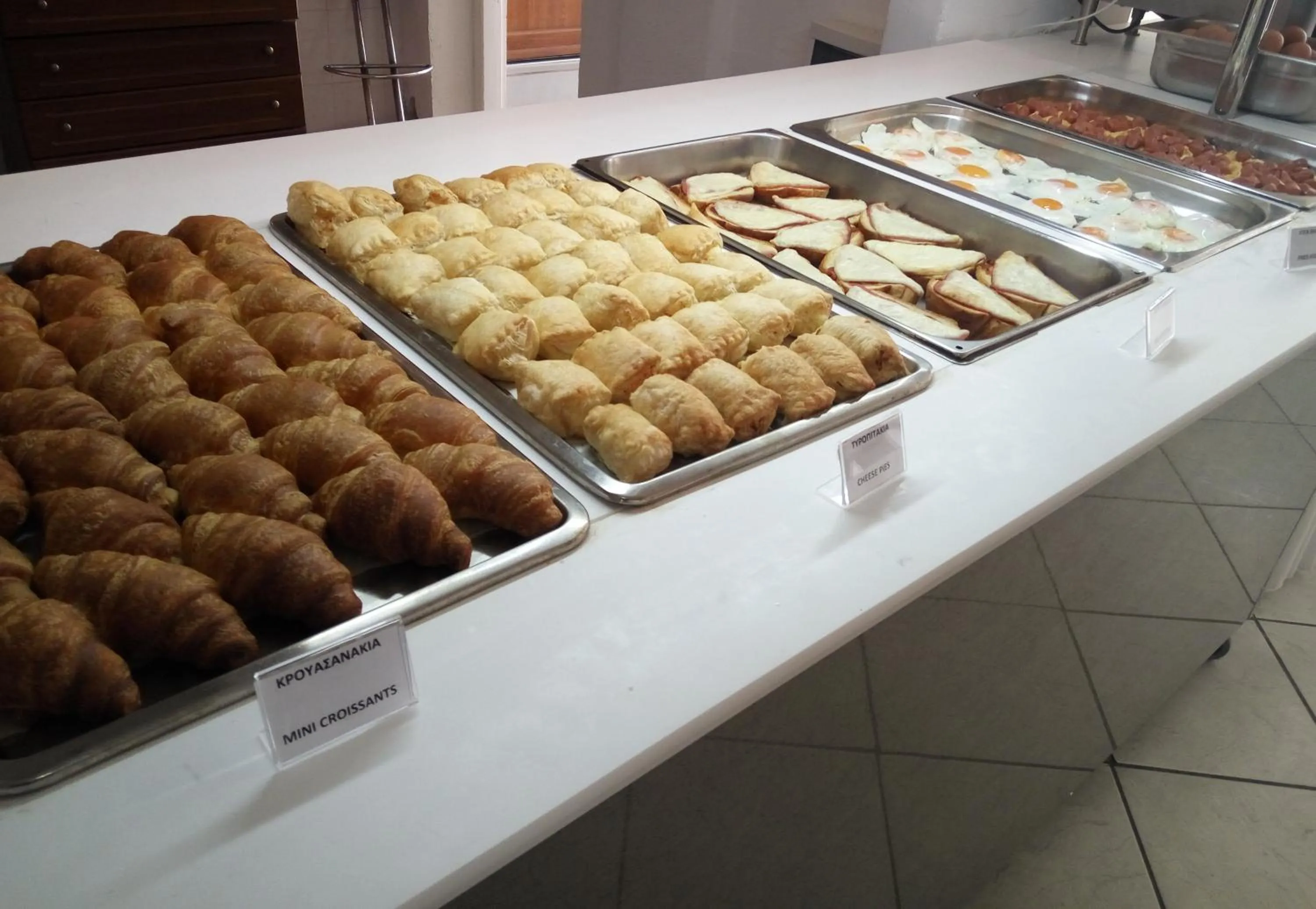 Buffet breakfast in Hilltop