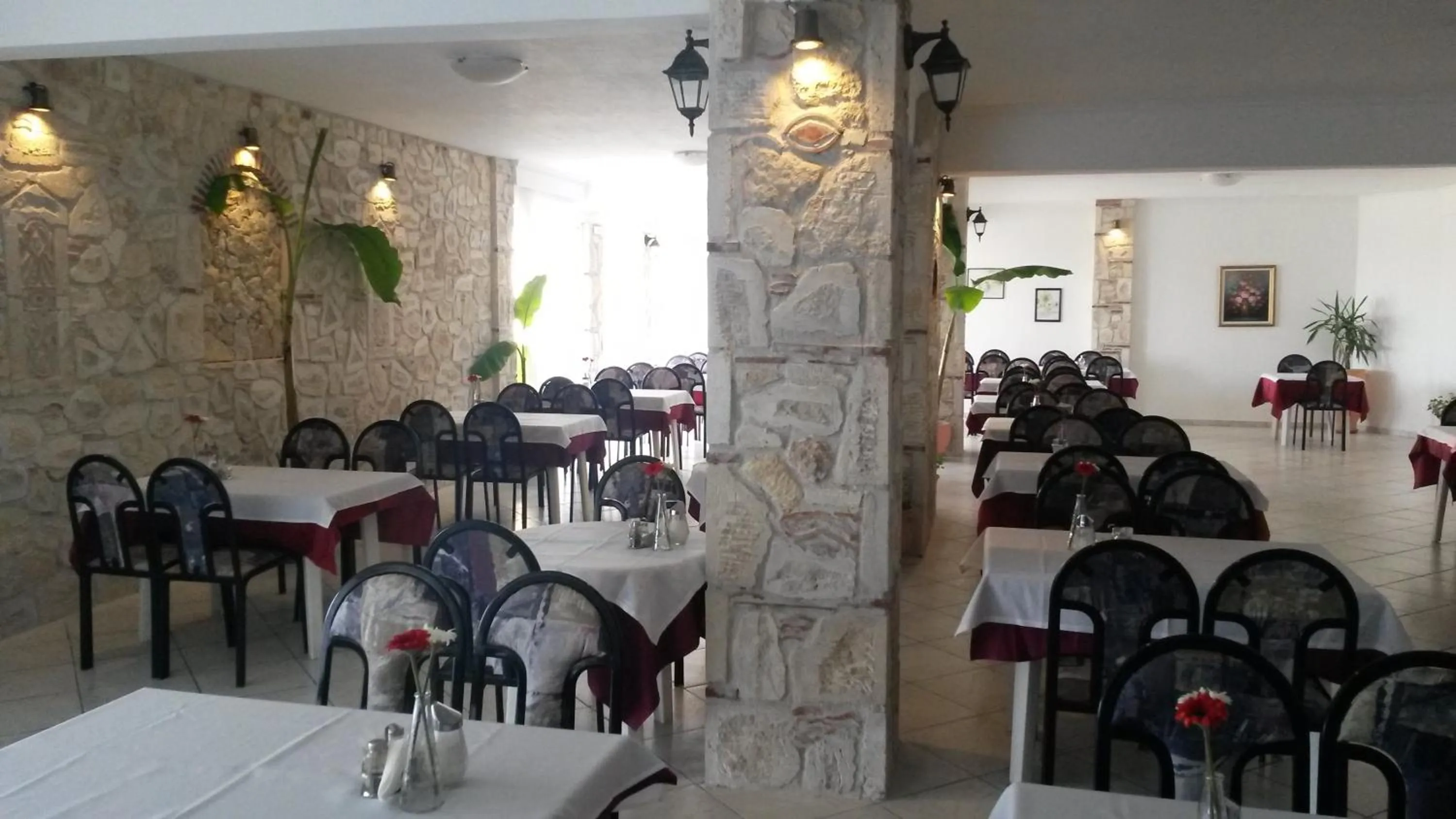 Restaurant/places to eat in Hilltop