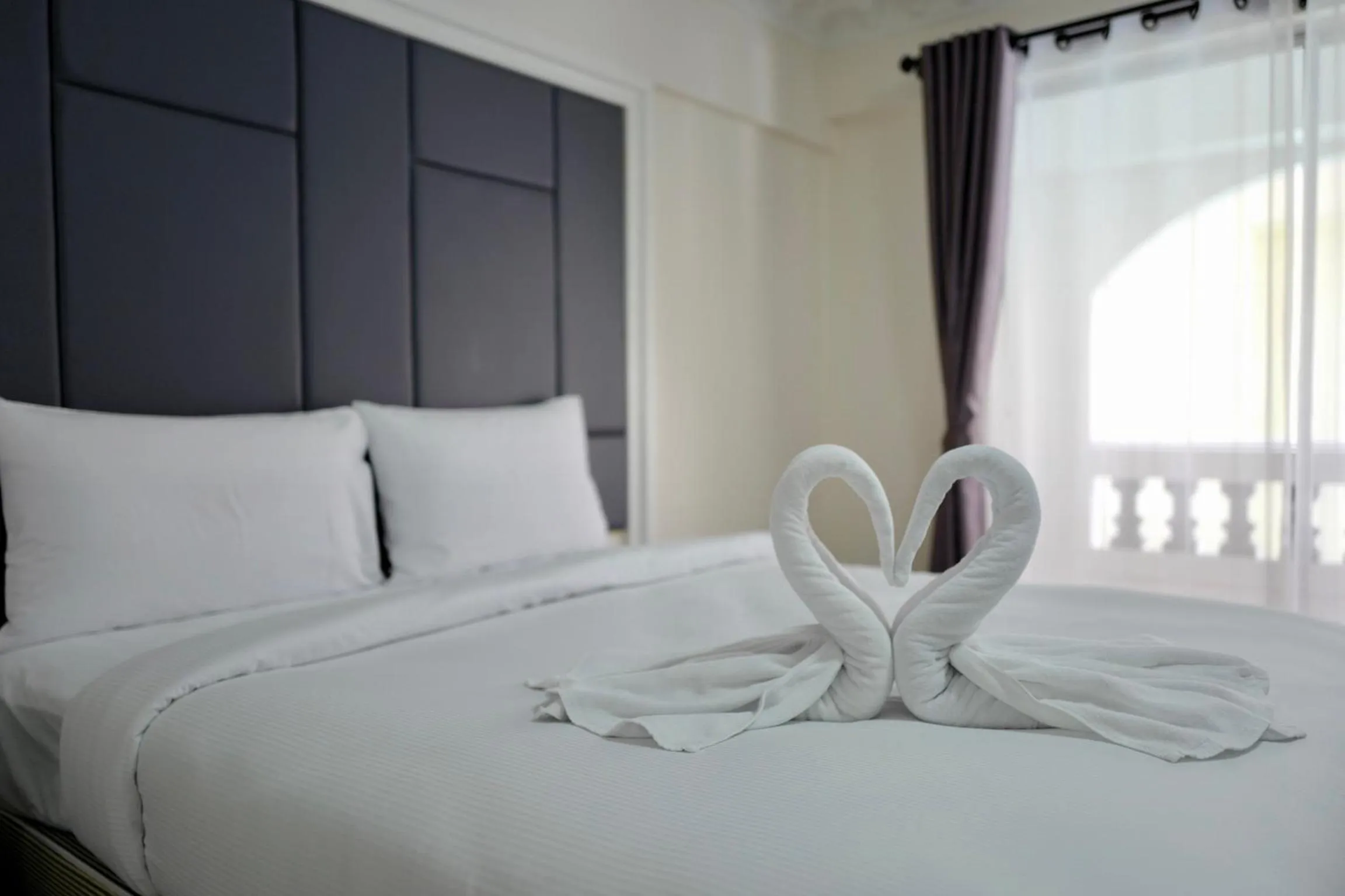 Bedroom, Bed in Romance Hotel Sukhumvit 97