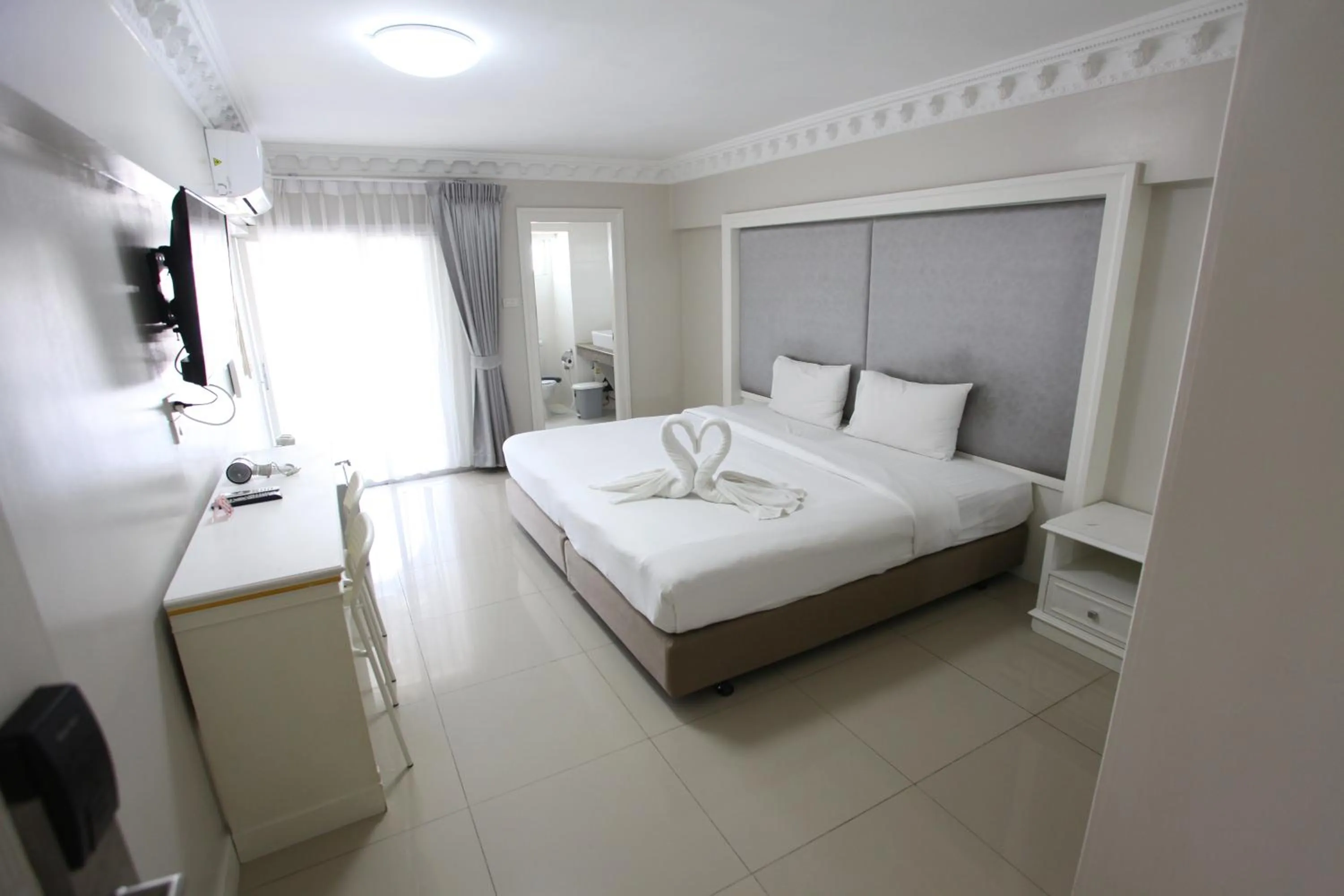 Bed in Romance Hotel Sukhumvit 97