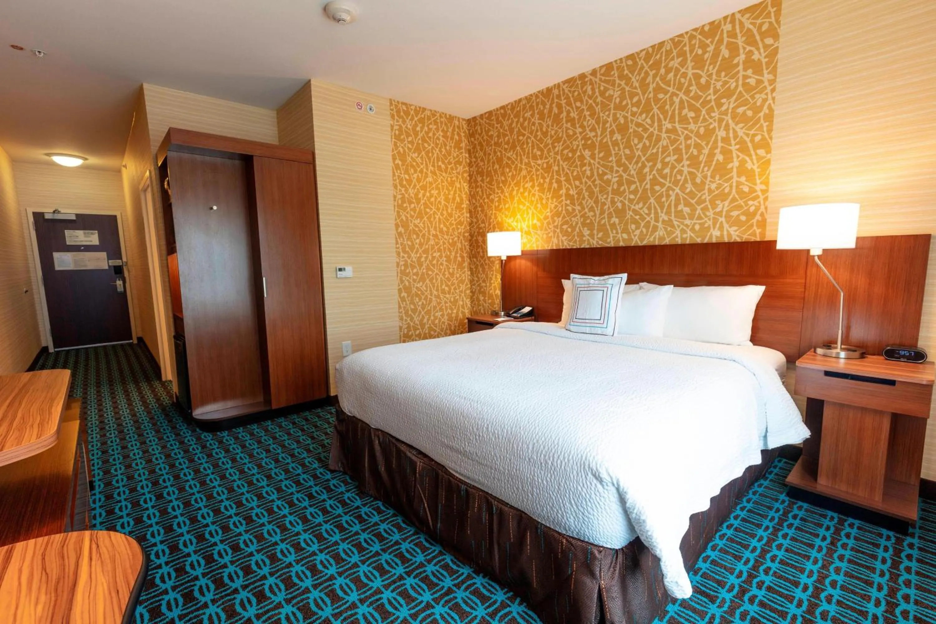 Photo of the whole room, Bed in Fairfield Inn & Suites by Marriott Atlanta Woodstock