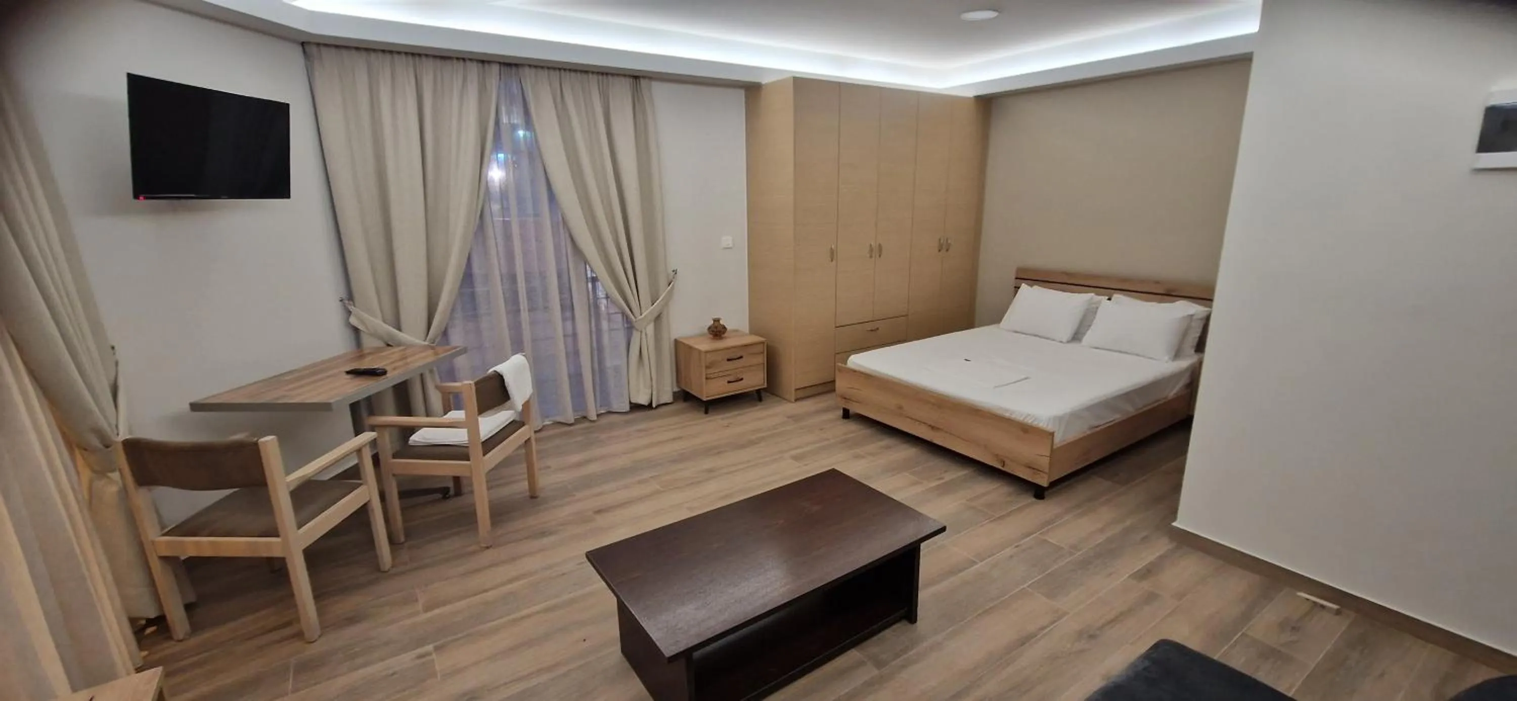 Bedroom, Bed in Hotel Antirriο