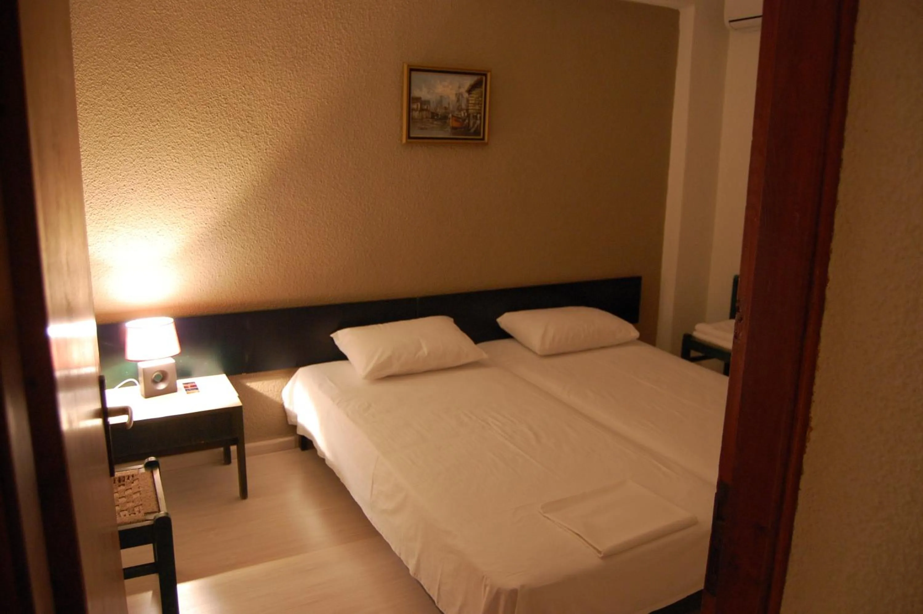 Bedroom, Bed in Hotel Antirriο