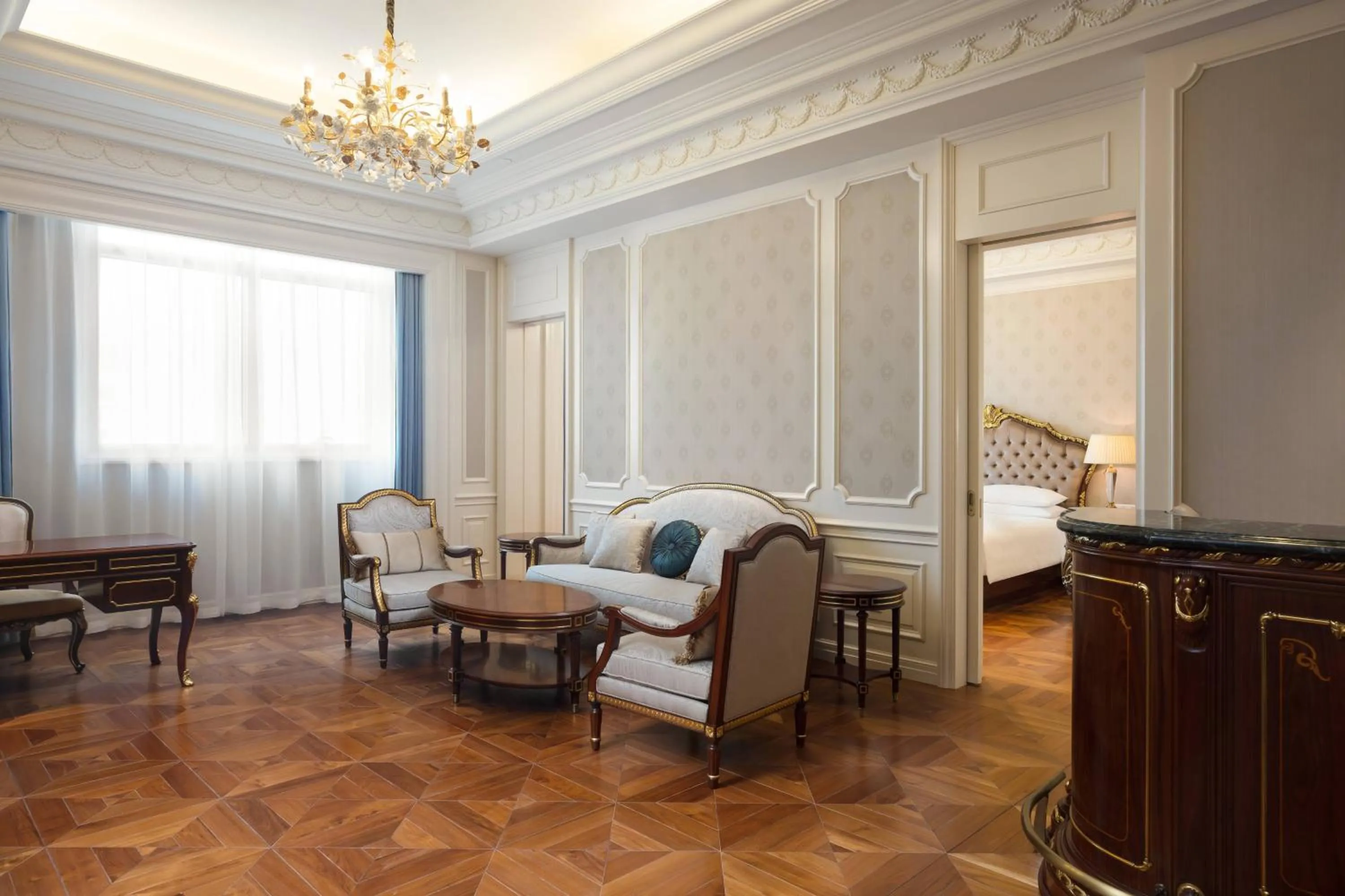 Living room, Bed in Delta Hotels by Marriott Shanghai Baoshan