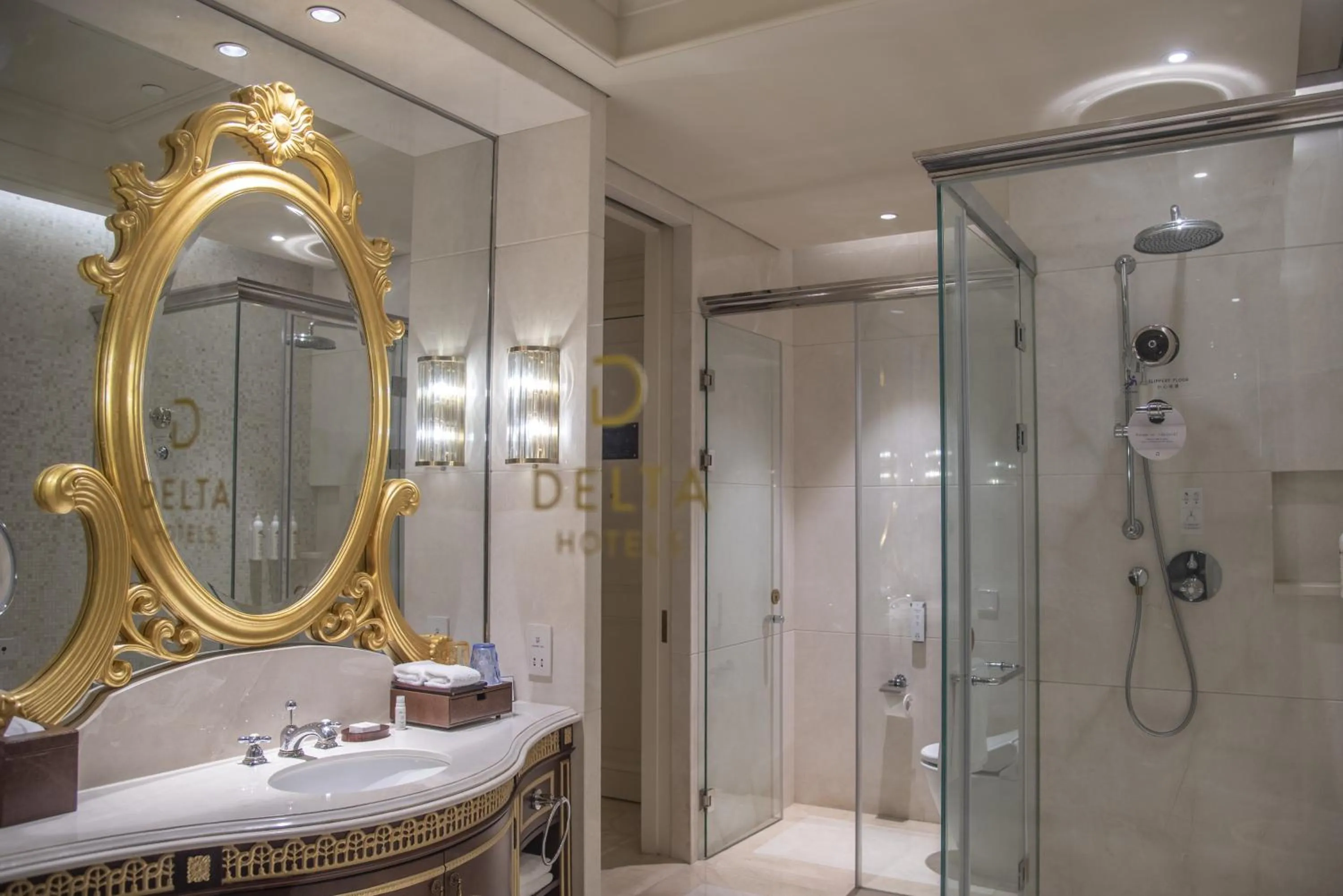 Bathroom in Delta Hotels by Marriott Shanghai Baoshan