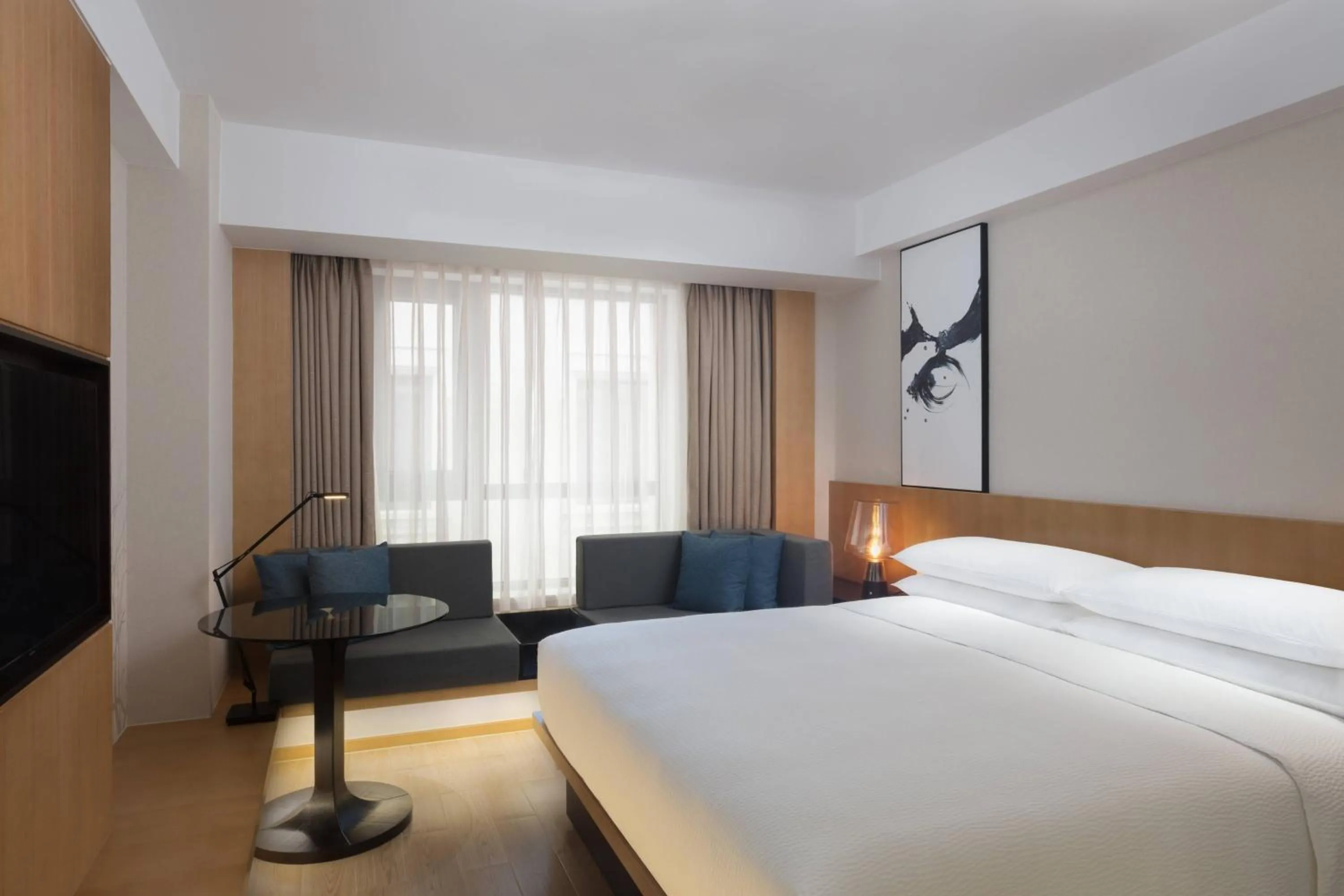 Photo of the whole room, Bed in Fairfield by Marriott Shanghai Jingan