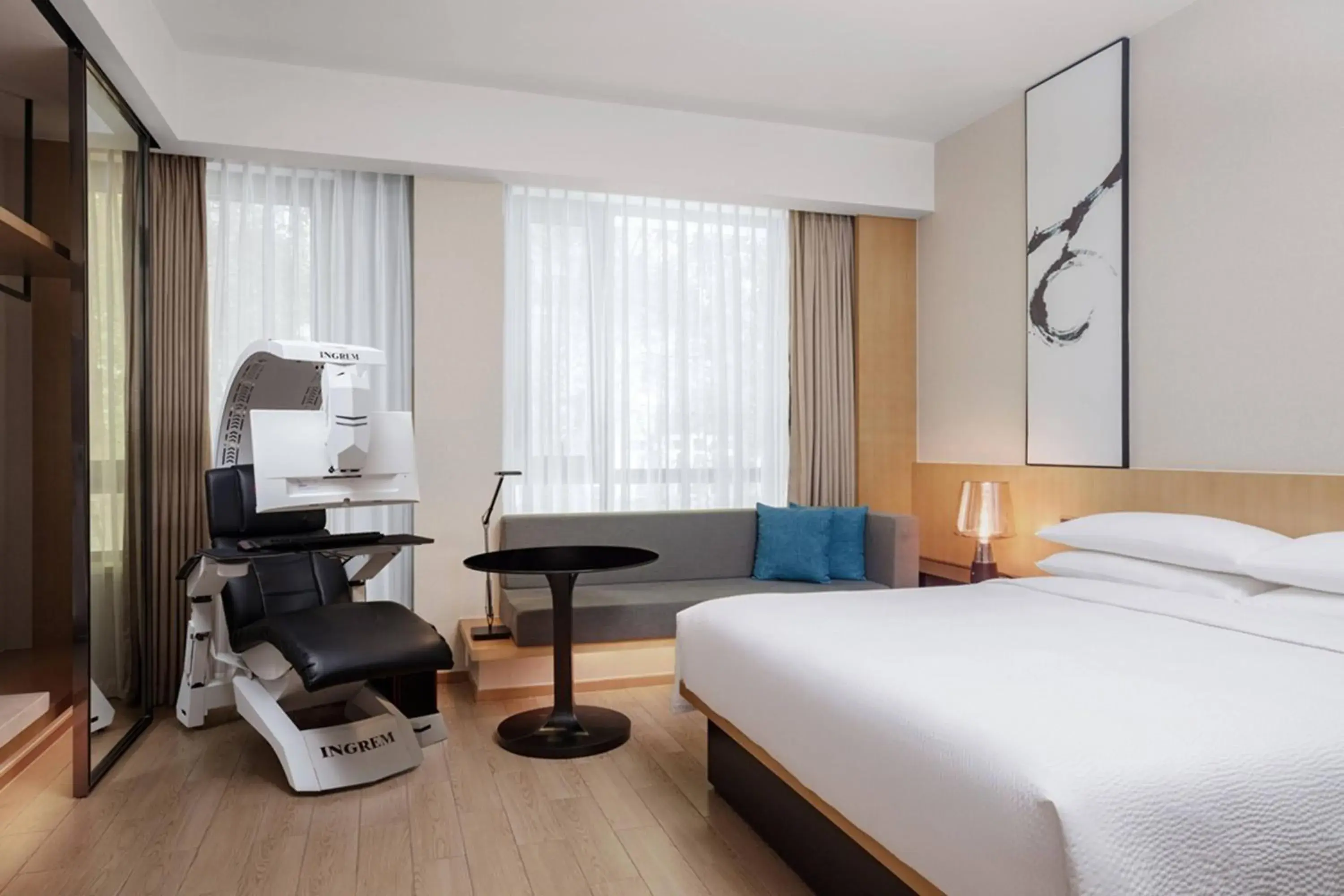 Photo of the whole room, Bed in Fairfield by Marriott Shanghai Jingan Photo of the whole room, Bed in Fairfield by Marriott Shanghai Jingan