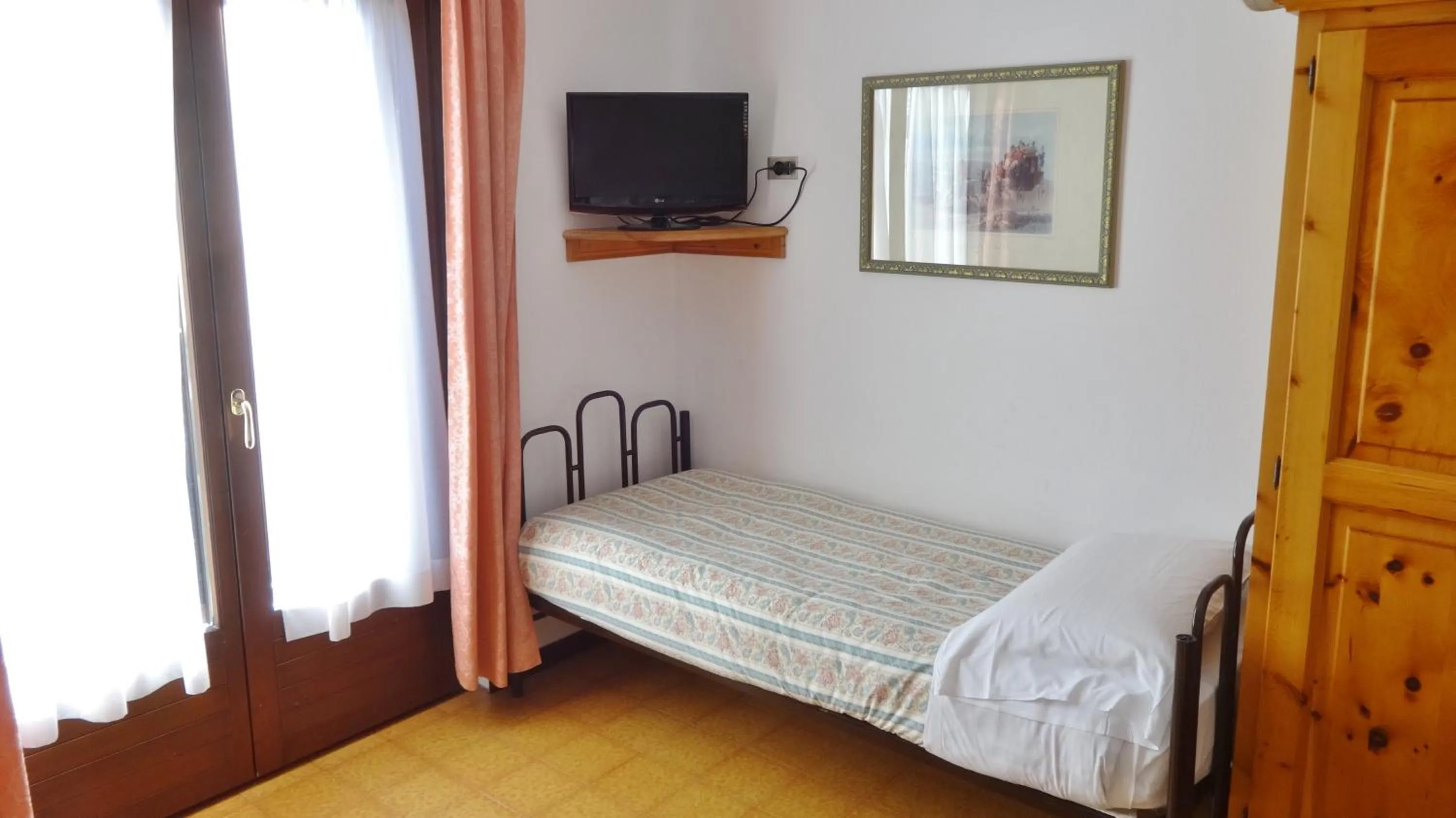Photo of the whole room, Bed in Hotel Piccolo Mondo